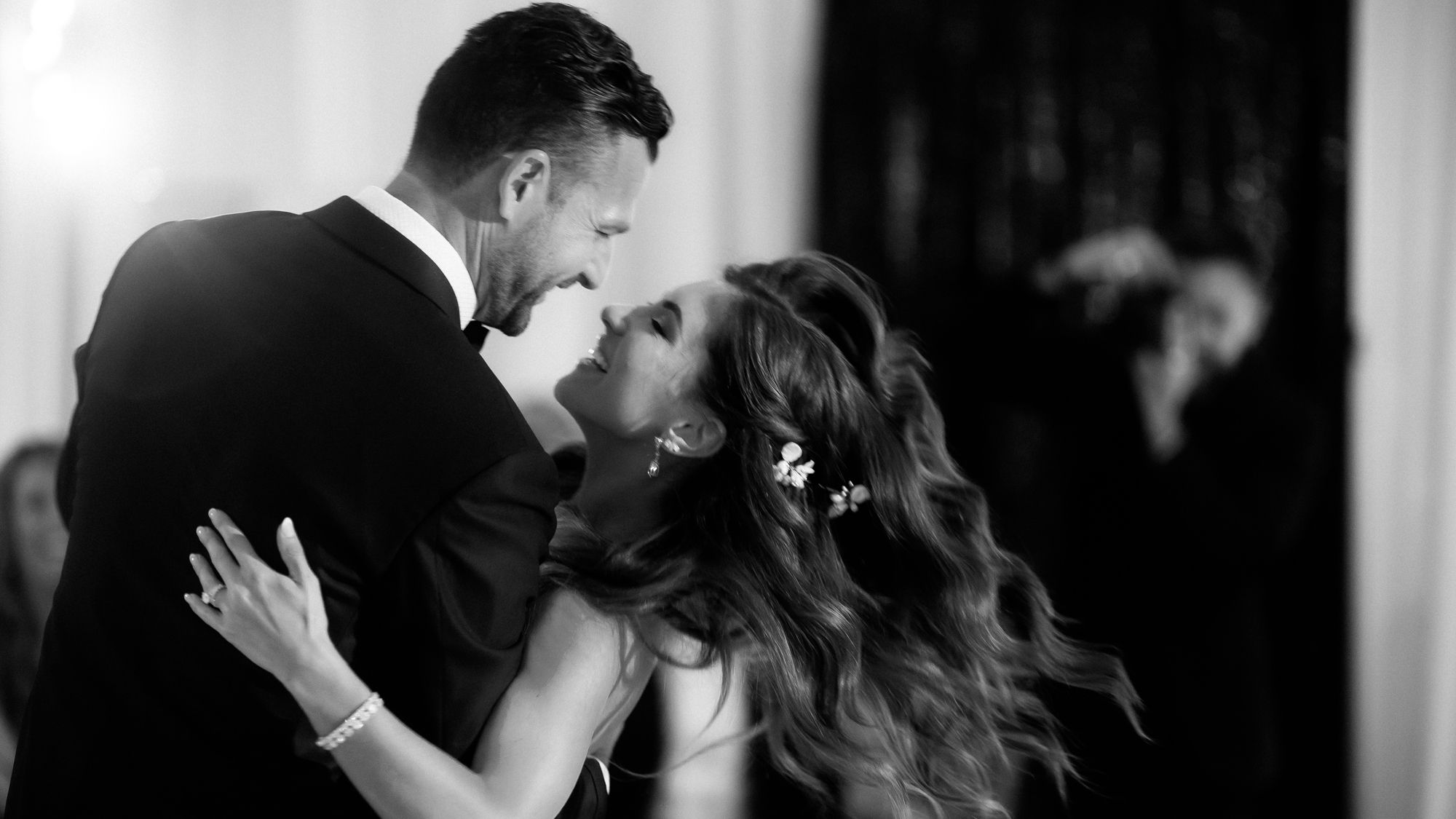 2025-06/Emily+Mike_1300.jpg