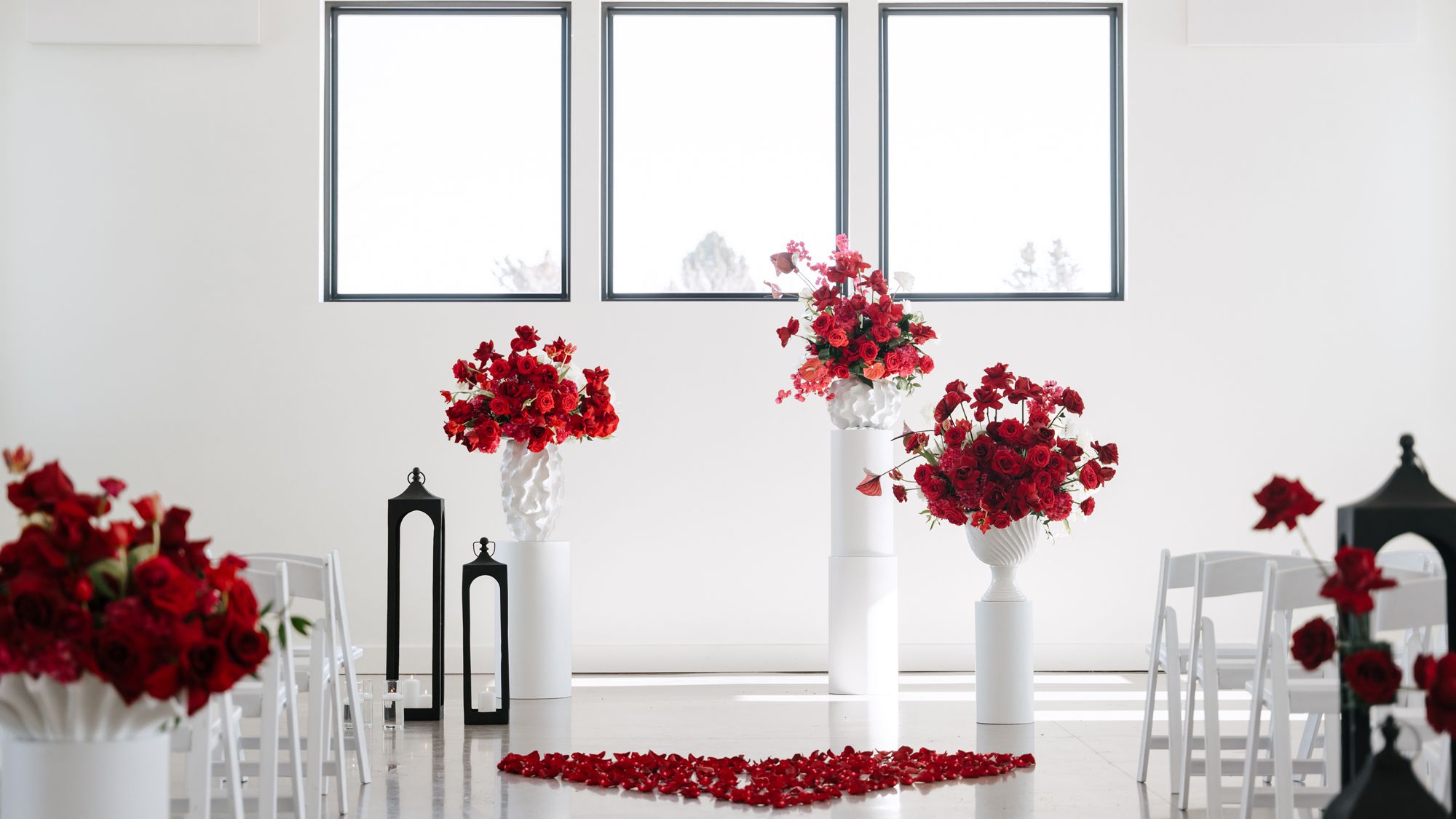 2025-10/modern minnesota wedding with red florals-11.jpg