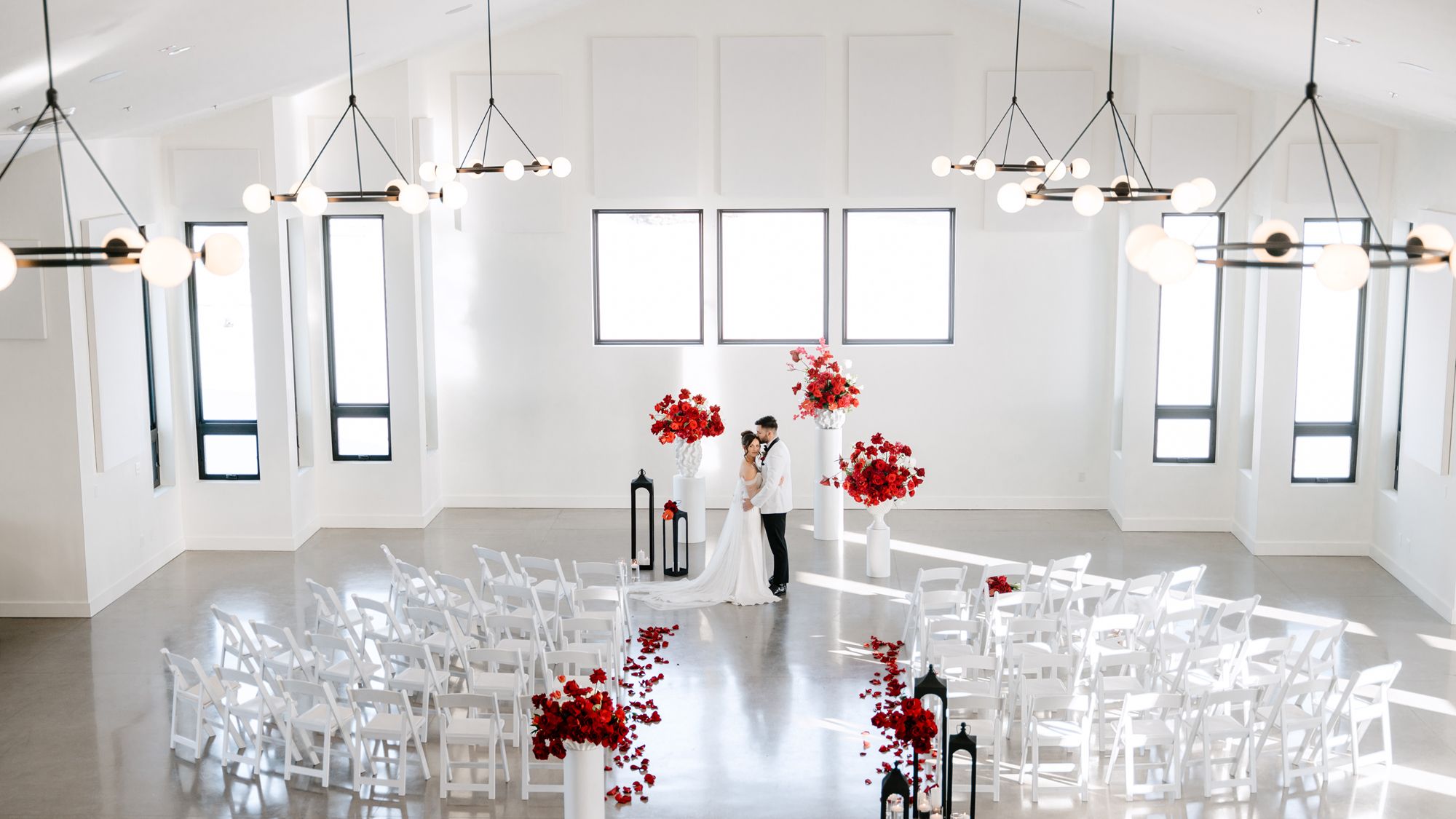 2025-10/modern minnesota wedding with red florals-181.jpg