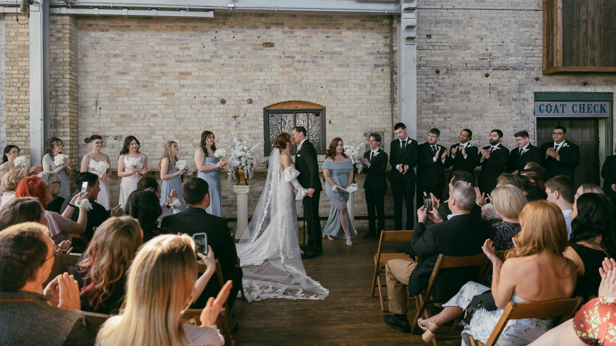 2026-02/vintage-milwaukee-wedding20.jpg