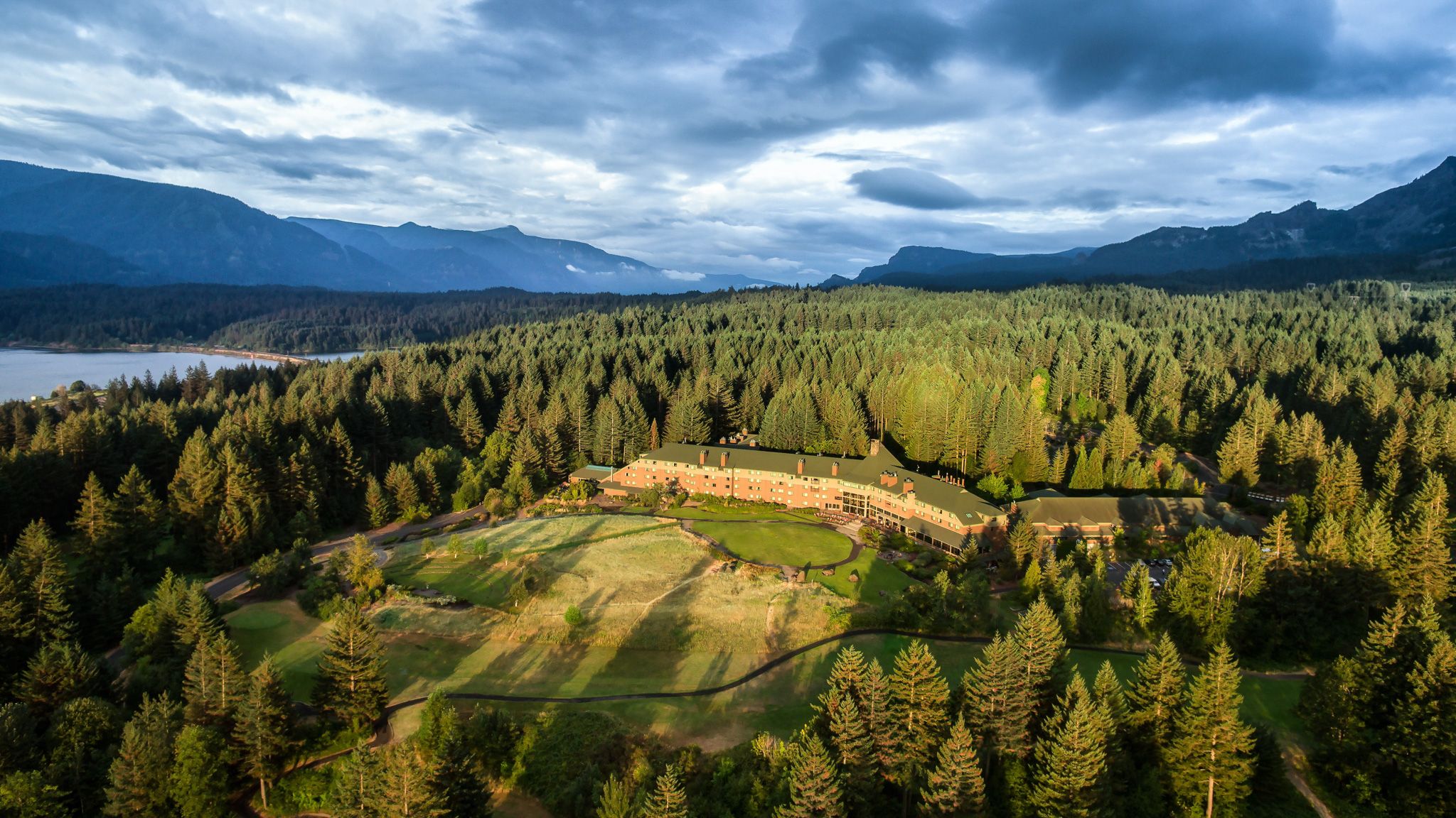2023-08/Skamania Lodge Signature.jpg