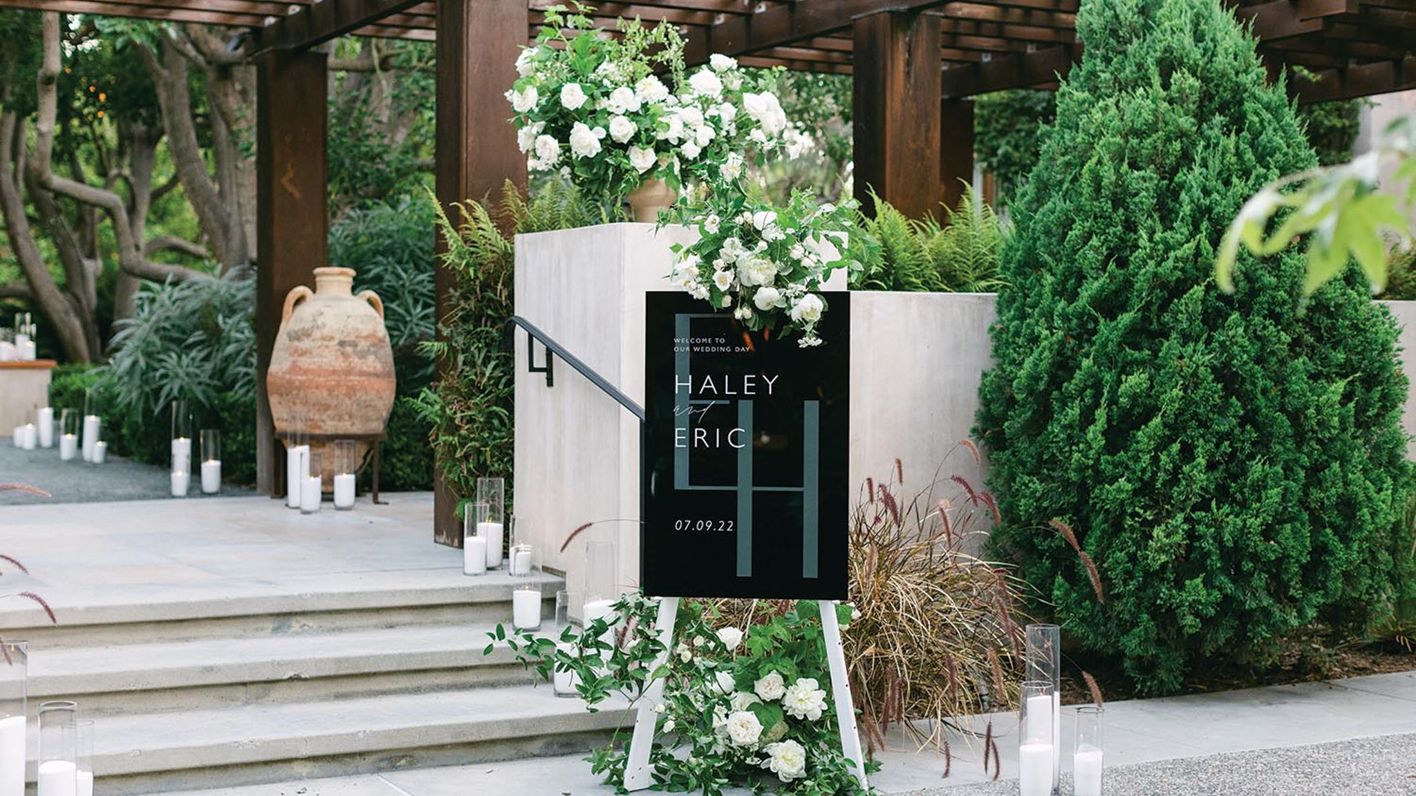 2023-09/159_Newport Beach Private Estate Wedding_©VanessTierneyPhotography_VTP_8358_.jpg