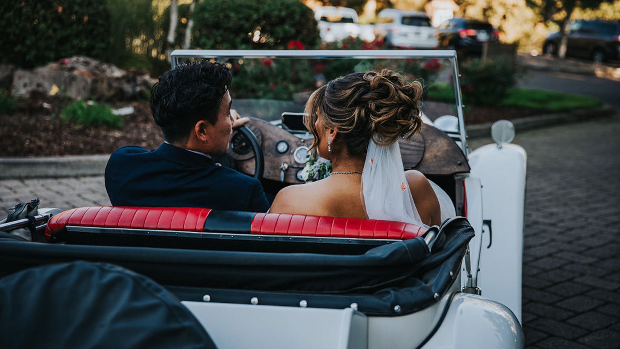 2024-01/Kim-Aerie-Eagle-Landing-Happy-Valley-Oregon-Wedding-2023-0842.jpg