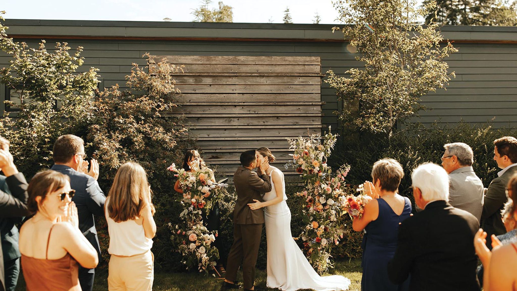 2024-01/d+e_Vashon_Wedding_ToriOsteraaPhotography-1797.jpg
