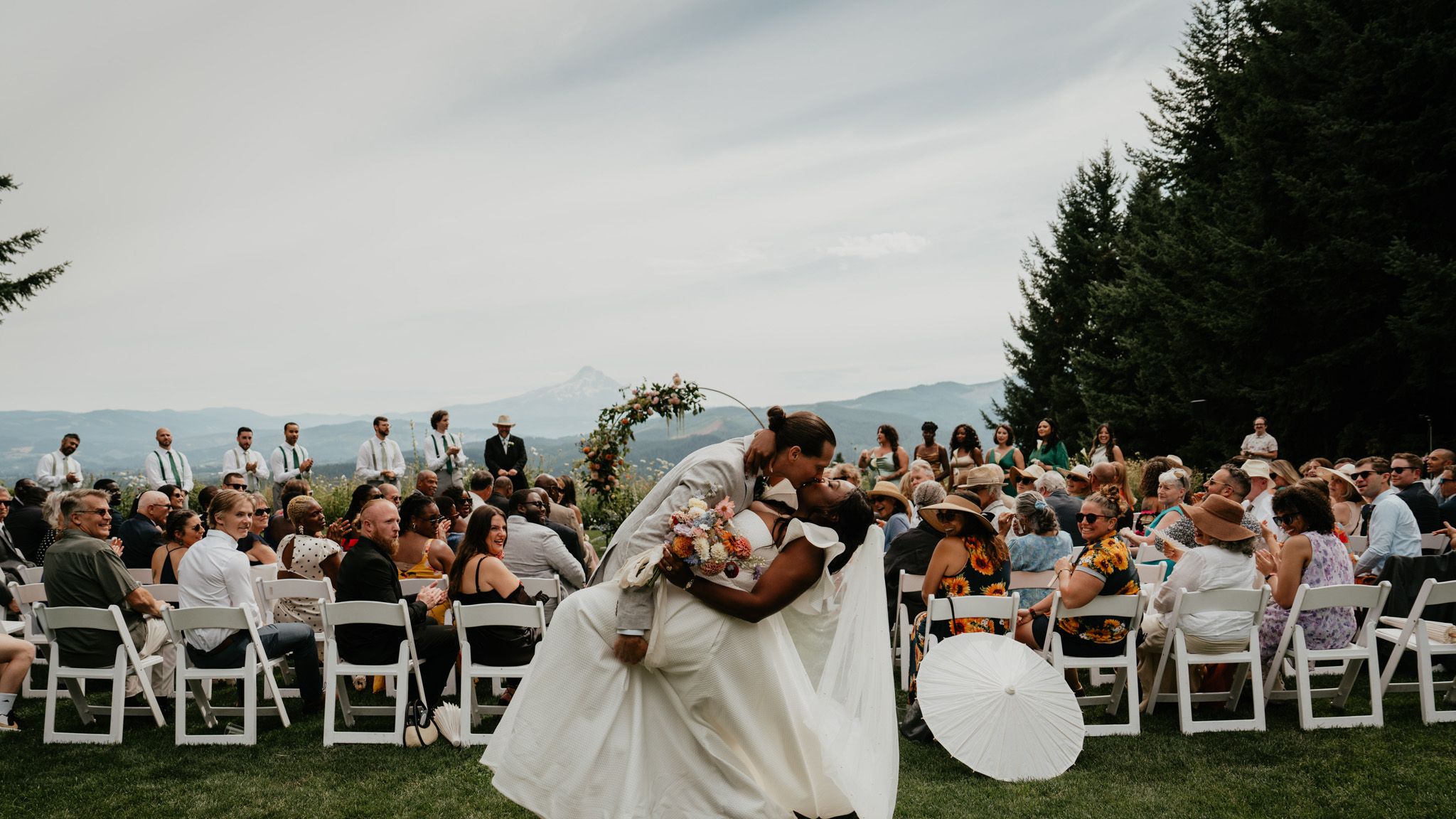 2024-01/gorge-crest-vineyards-wedding-alexis-phil-399.jpg