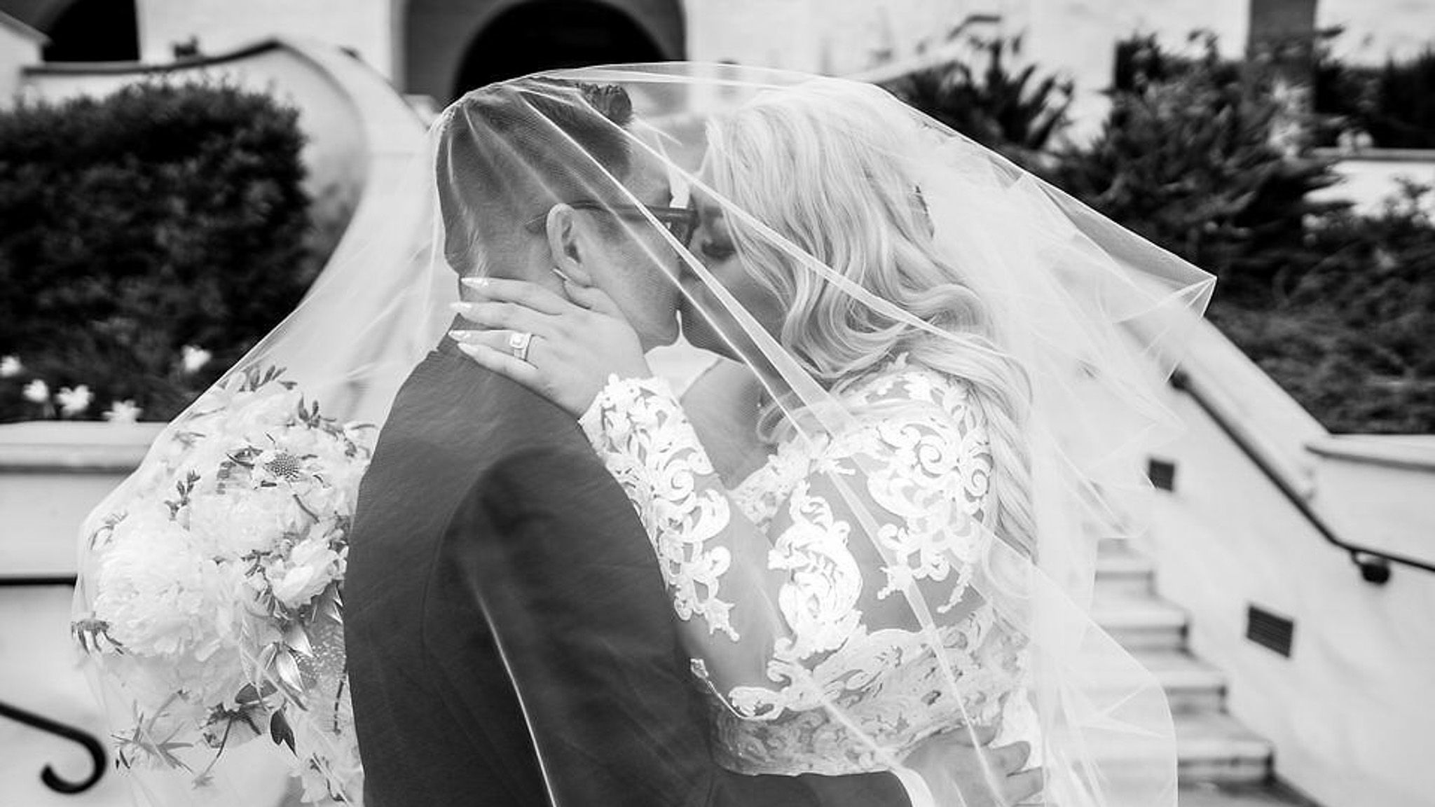 2024-02/VENUE_BY_THREE_PETALS_HUNTINGTON_BEACH_CALIFORNIA_WEDDING_PHOTOGRAPHY_ANH&ALAN_ENCOR_STUDIO_C1-430.jpg