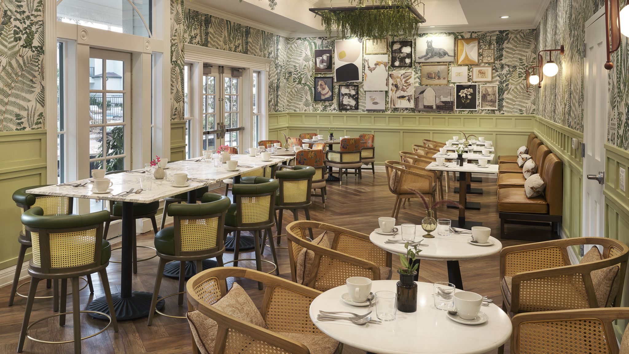 2024-06/SBATX_Breakfast_Room.jpg