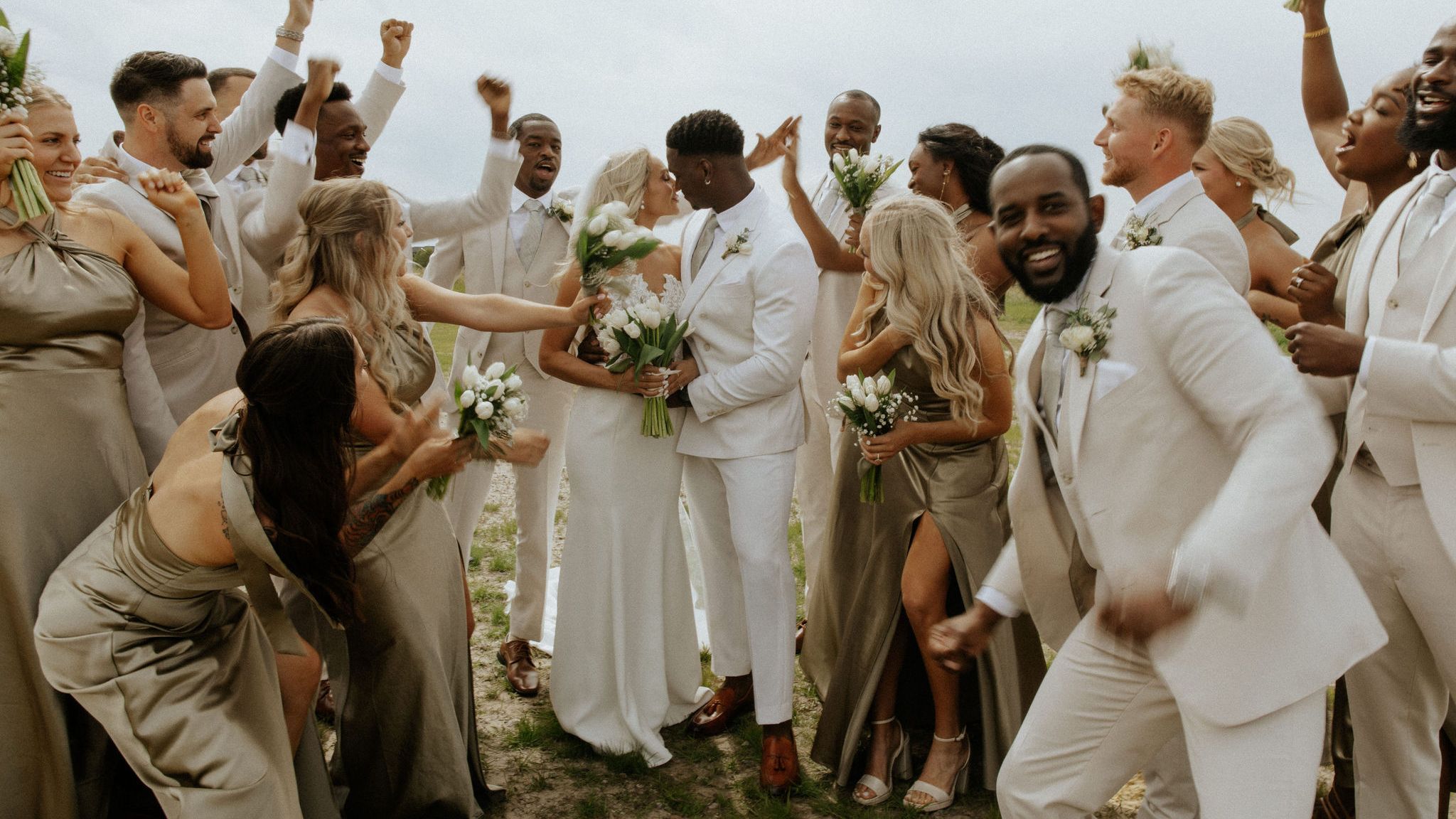 2025-02/Mo+MadisonBarry-AViewWestShoresWedding-WaterlooNebraskaPhotographer-128.jpg