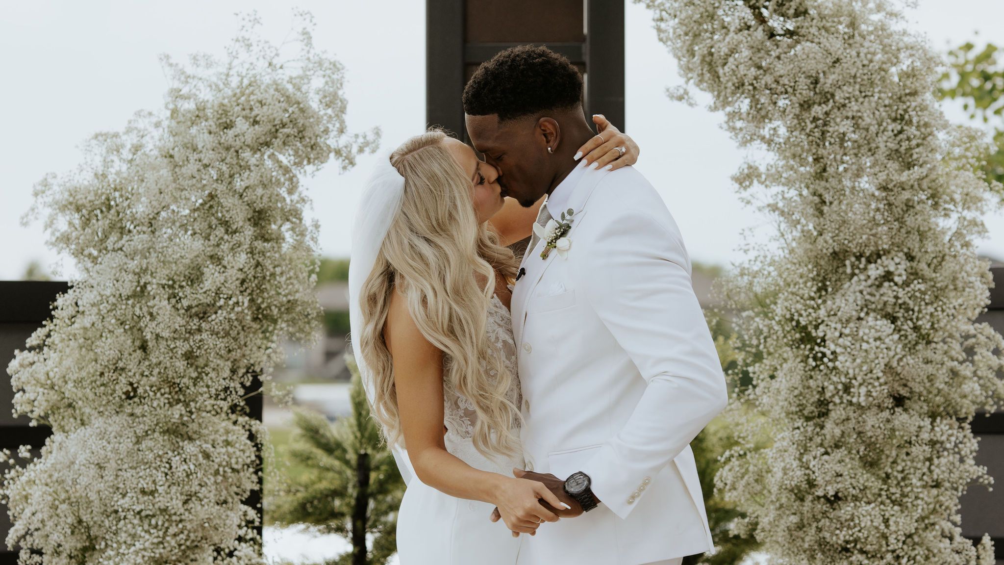 2025-02/Mo+MadisonBarry-AViewWestShoresWedding-WaterlooNebraskaPhotographer-221.jpg