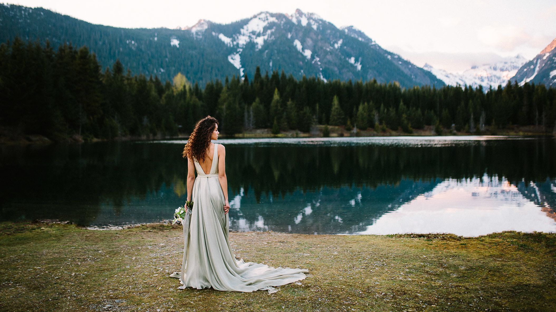 Seattle_Bride/online/styledshoots/goldcreekpond/20170520-goldcreekpondshoot(107of127).jpg