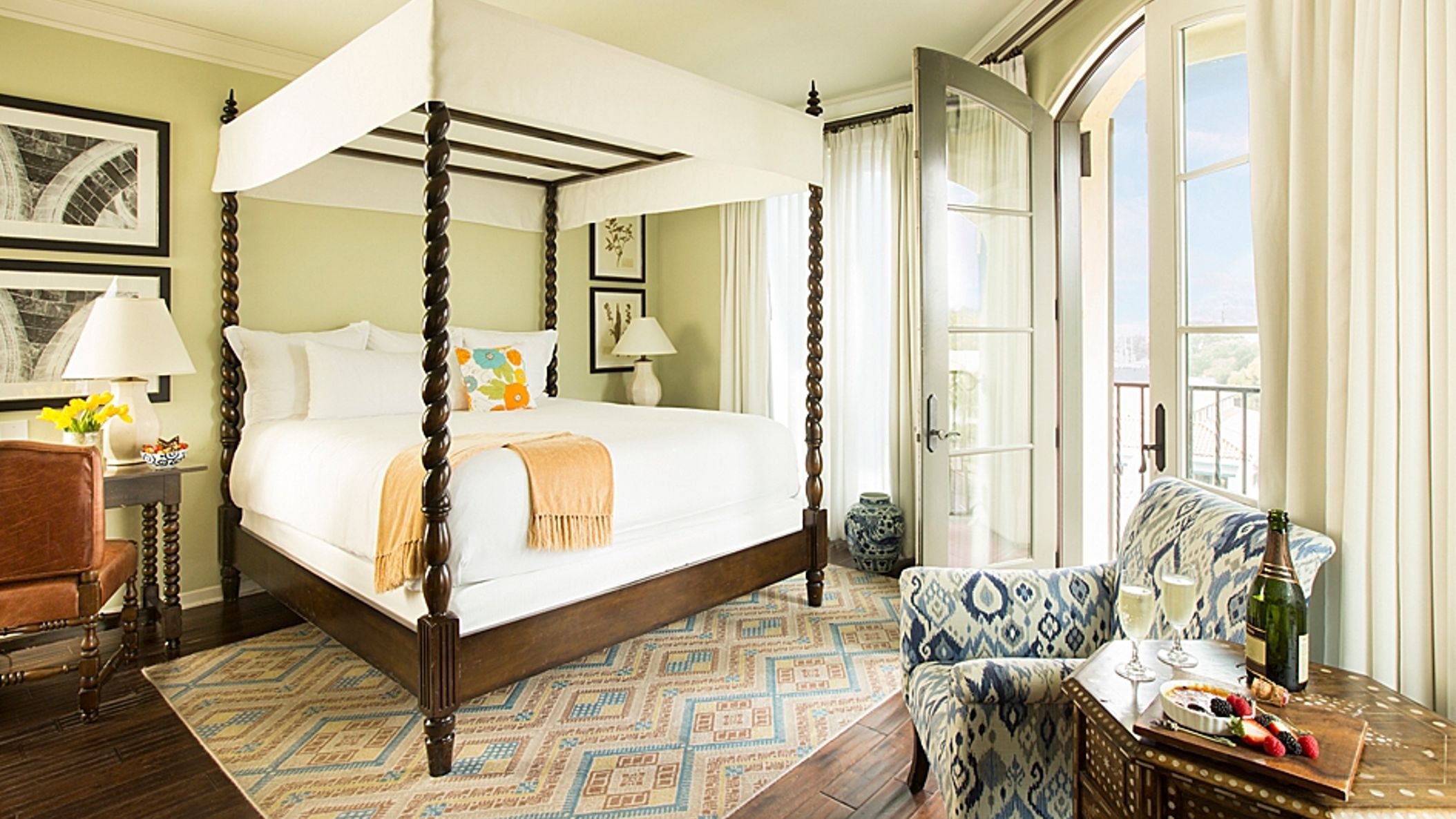 CWD/online/venues/kimptoncanary/2019-08-27_0045.jpg