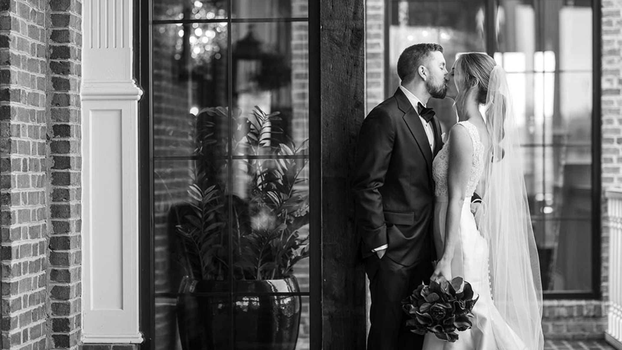 Wisconsin_Bride/thepaperelephant-100618-00299bw.jpg