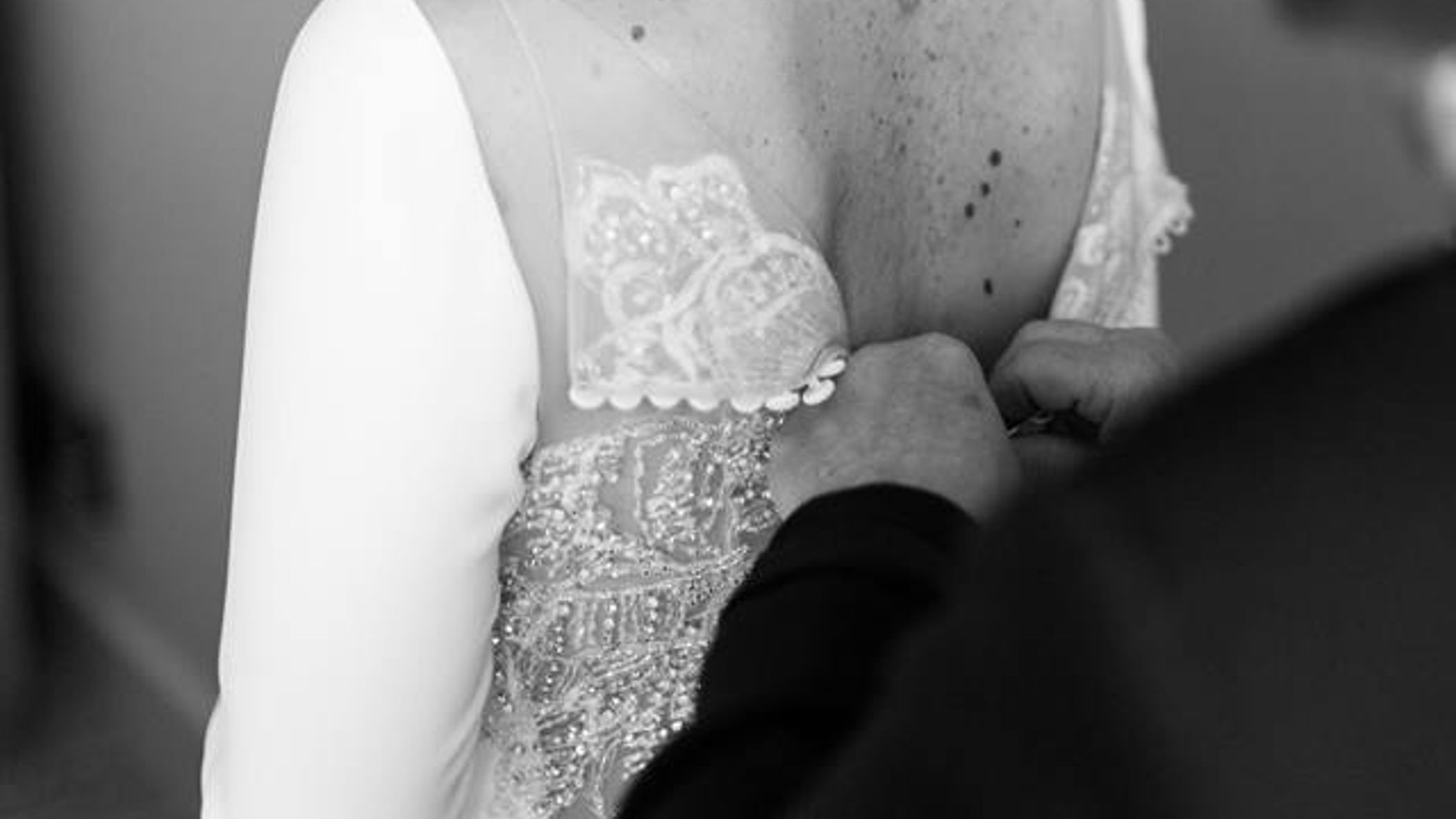 Seattle_Bride/online/realweddings/justin_kyle/dress.jpg