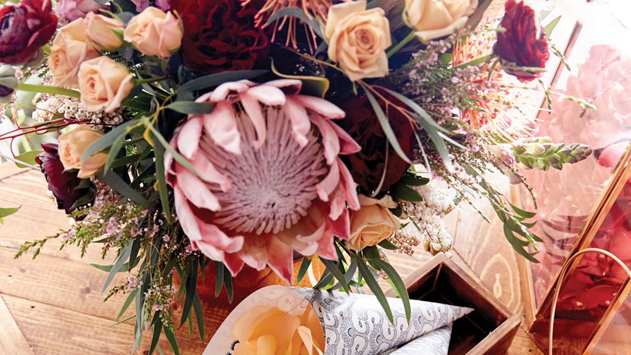 Minnesota_Bride/7-MNBR10104_FW19_Flowers_TC_10837.jpg