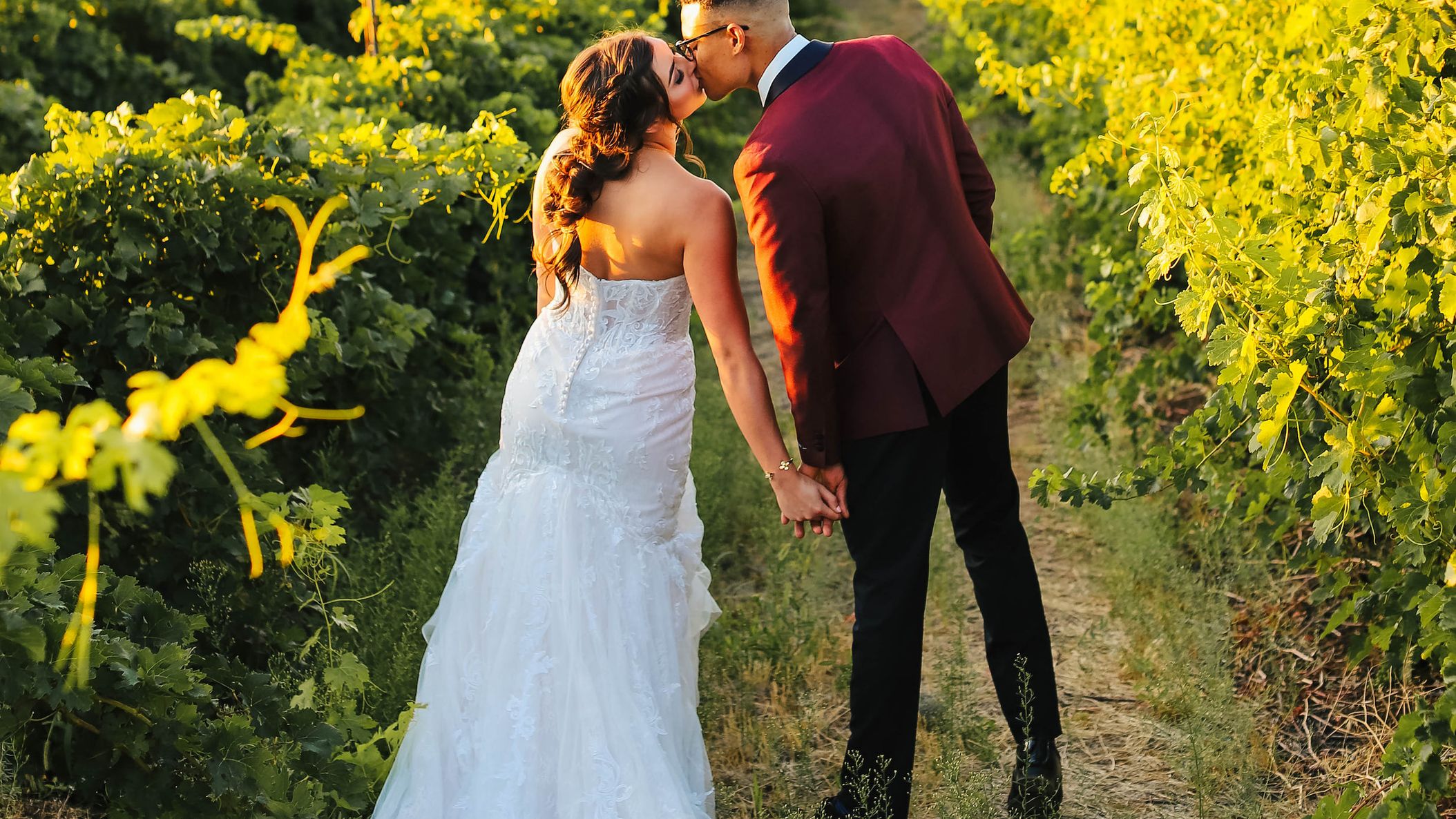 Seattle_Bride/online/styledshoots/cavebestatewinery/downsized/IMG_7192.jpg