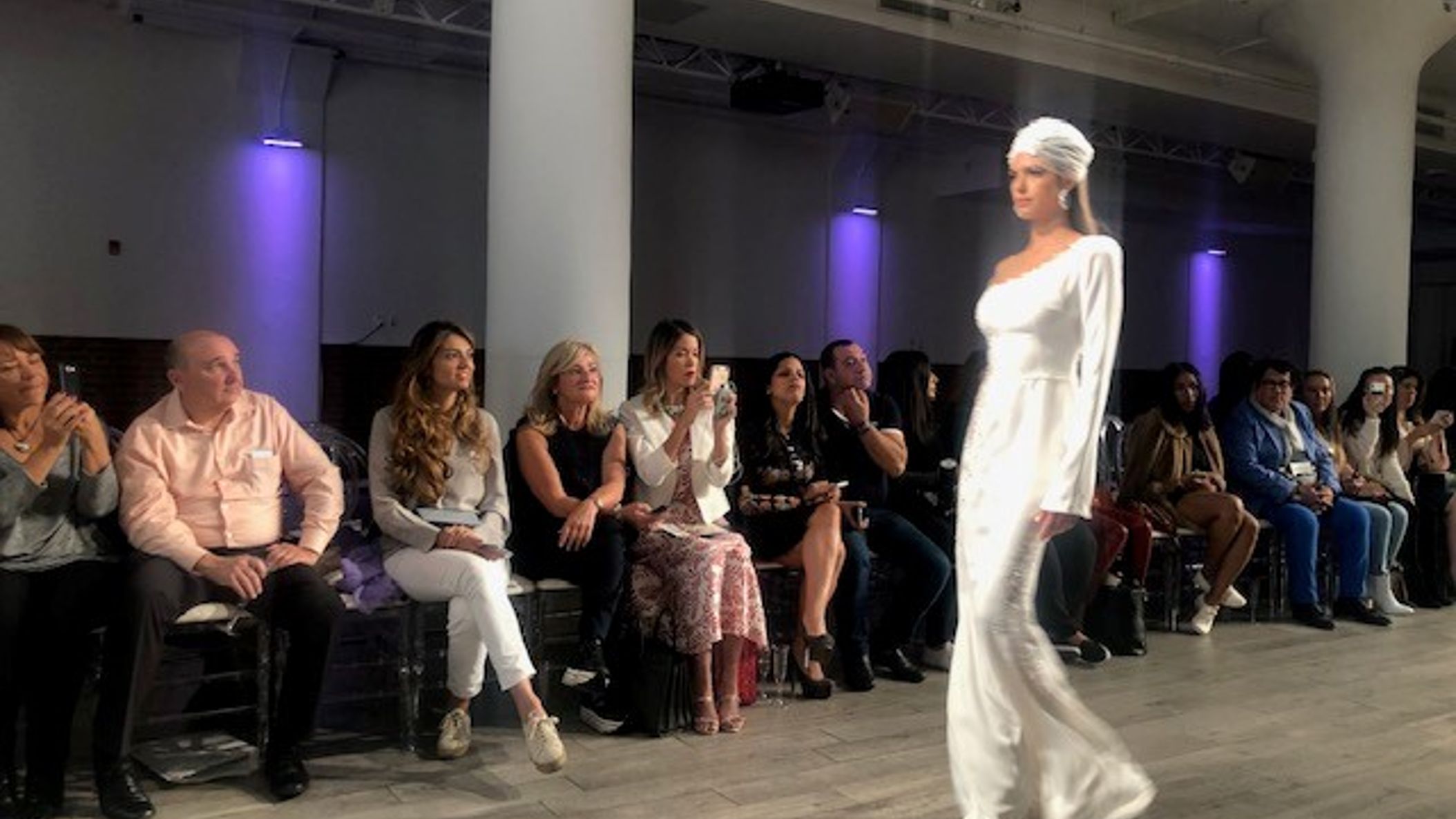 Minnesota_Bride/JULIEVINO7.jpg