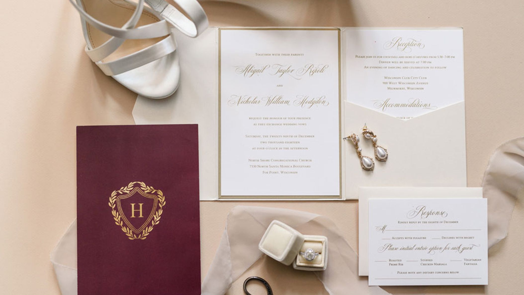 Wisconsin_Bride/wisconsin-club-wedding-the-paper-elephant-003.jpg