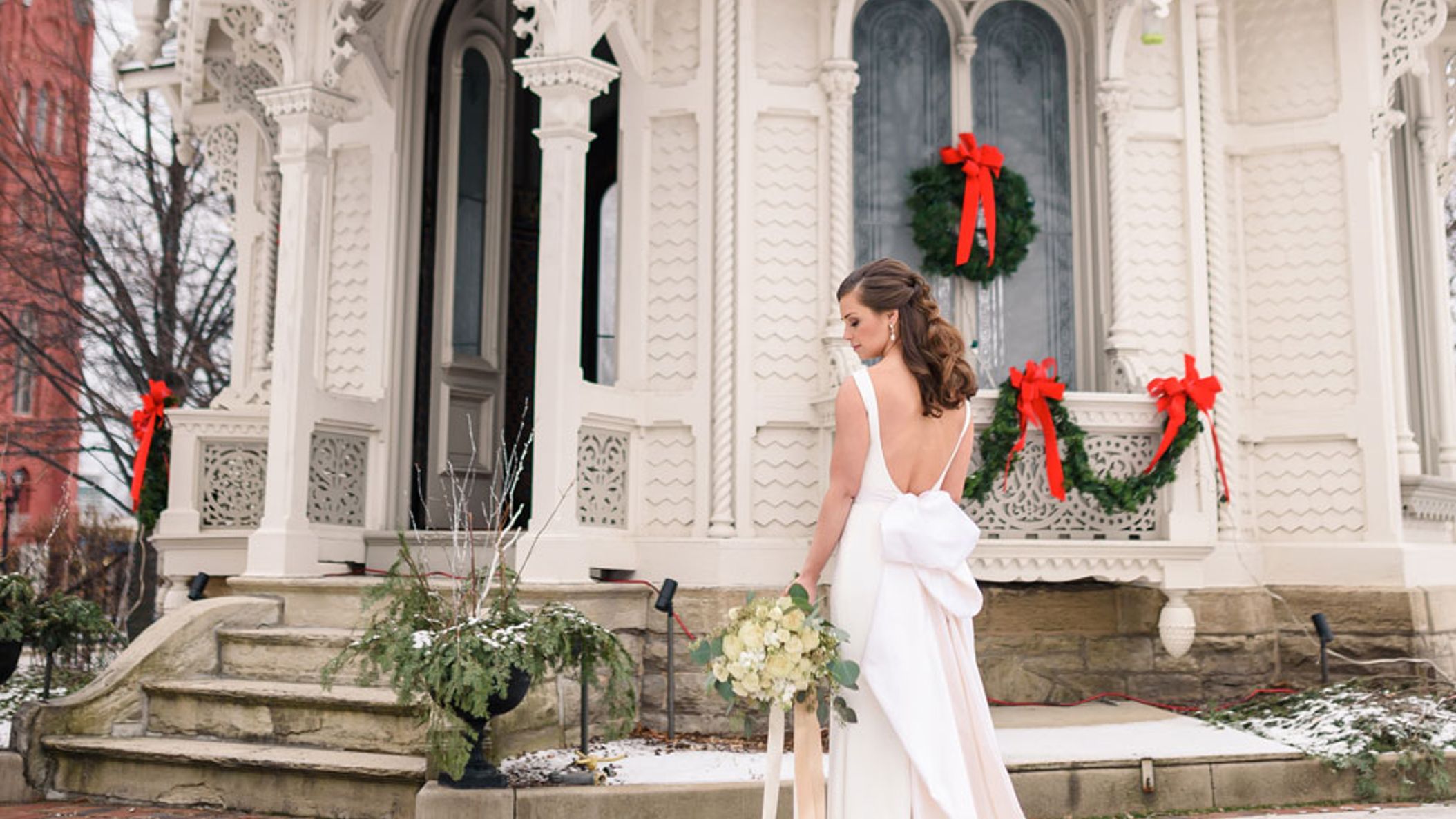 Wisconsin_Bride/wisconsin-club-wedding-the-paper-elephant-027.jpg