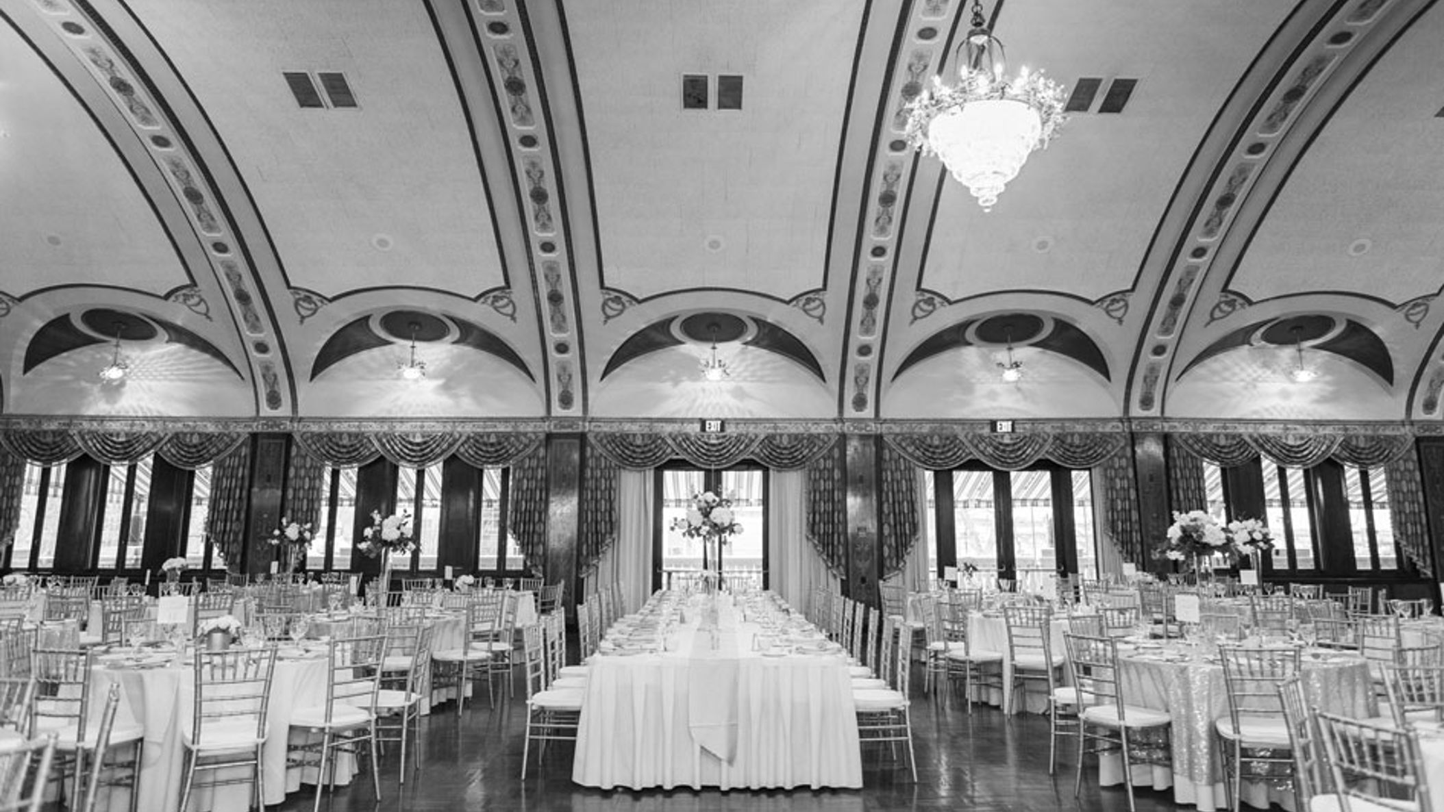 Wisconsin_Bride/wisconsin-club-wedding-the-paper-elephant-053.jpg