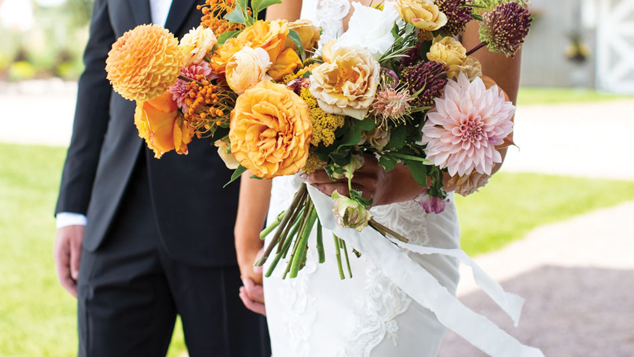Minnesota_Bride/MNBR10705_SS20_Flowers_RN_081.jpg