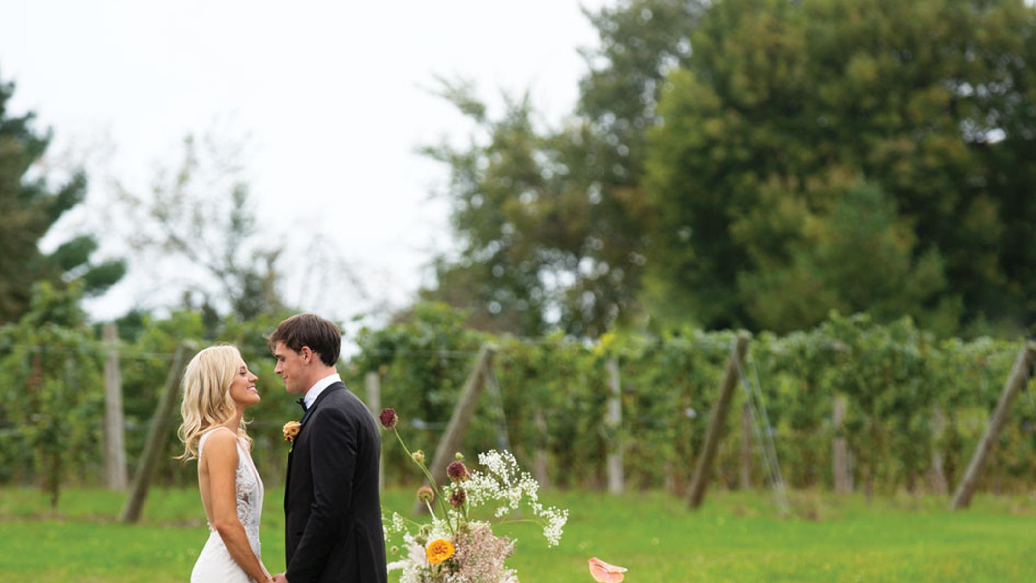 Minnesota_Bride/MNBR10705_SS20_Flowers_RN_198.jpg