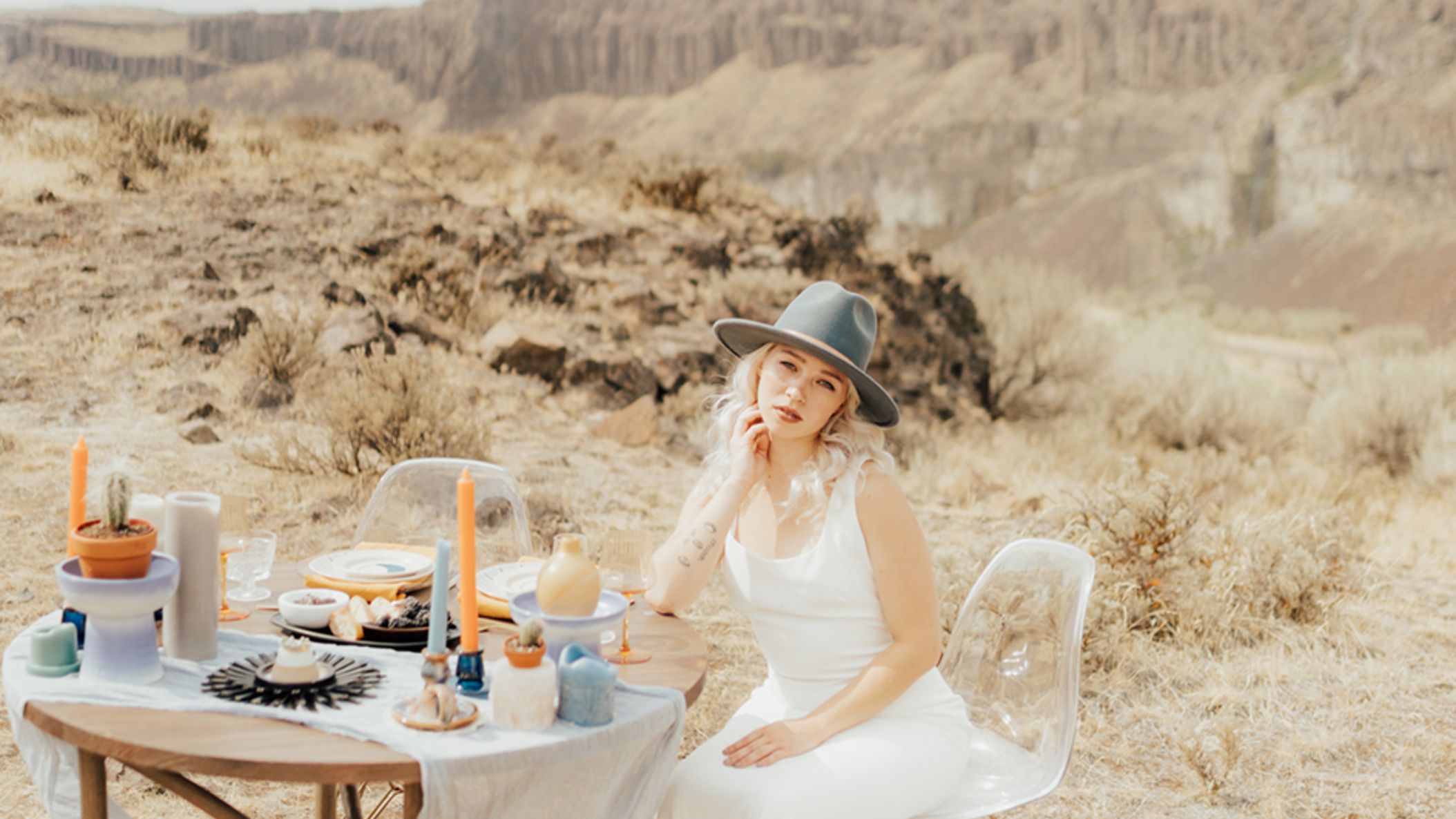 Seattle_Bride/seattleelopement_seattlweddingphotographer_easternwashington_tawny&hobie_rachelsyrisko-3.jpg