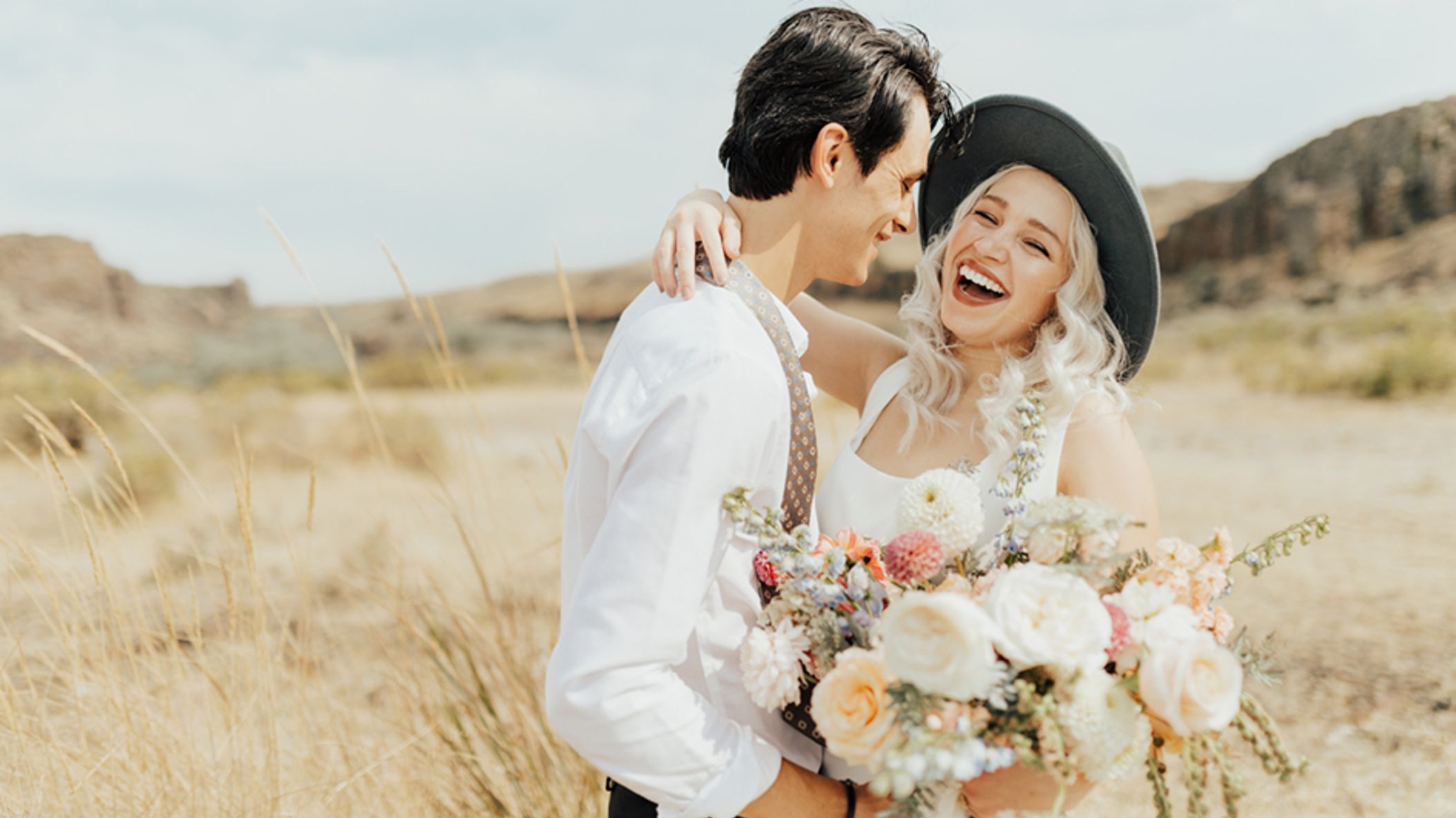Seattle_Bride/seattleelopement_seattlweddingphotographer_easternwashington_tawny&hobie_rachelsyrisko-89.jpg