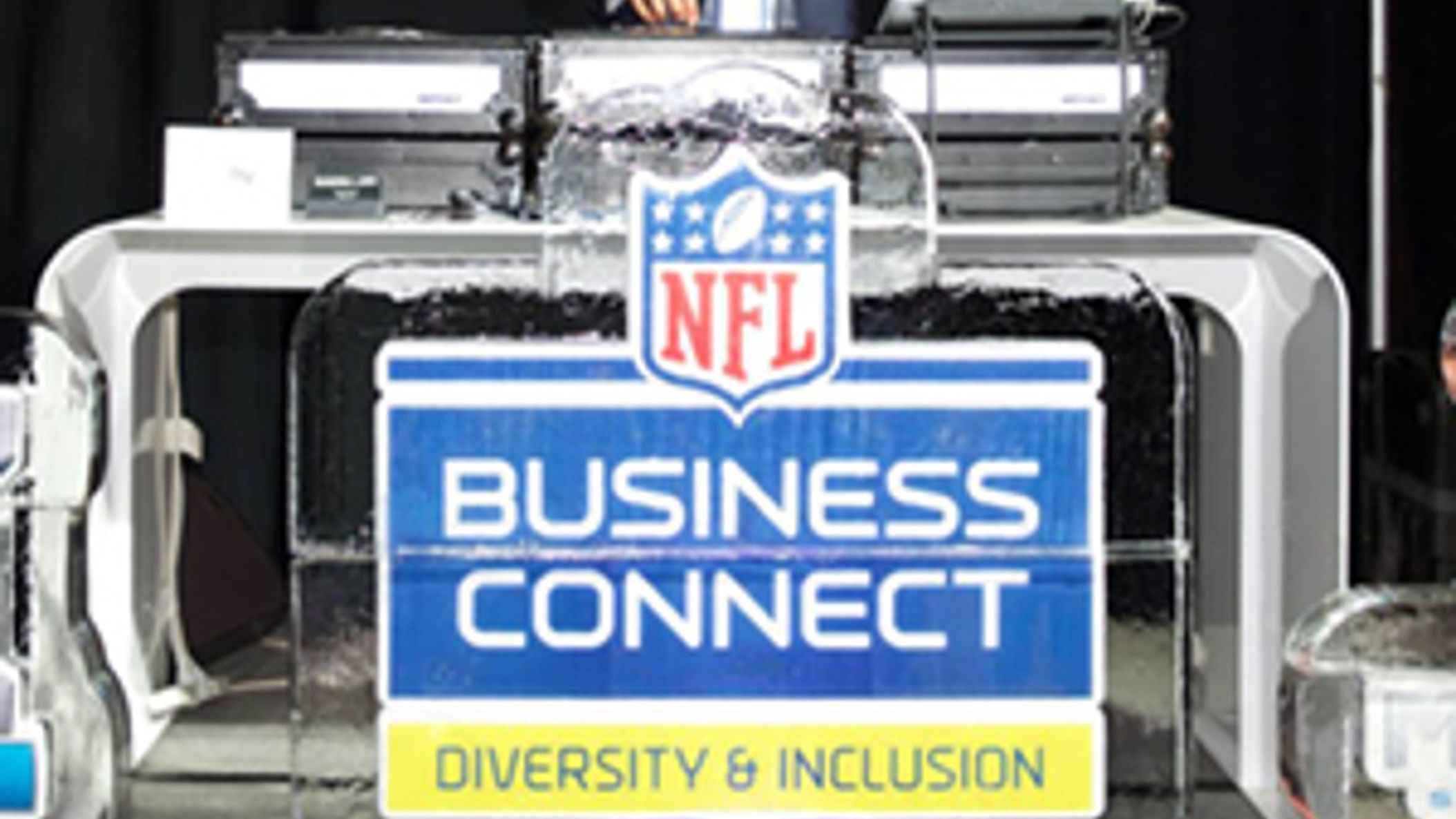 Minnesota_Bride/21016081_787994826352_3533737583458059396_o (1).jpg