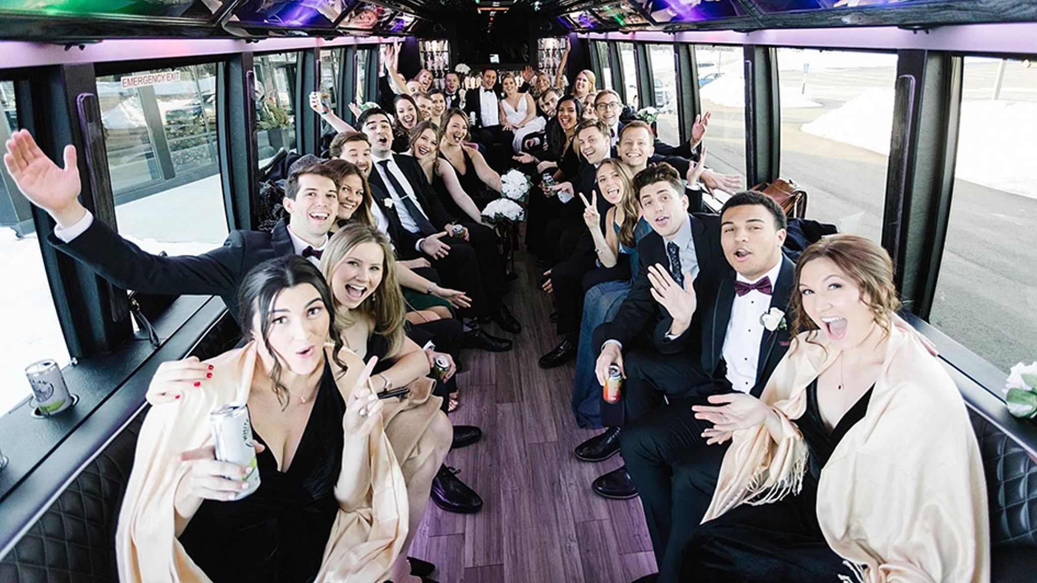 Minnesota_Bride/2020_BestOf/renees_limos_limo_coach_wedding.jpg