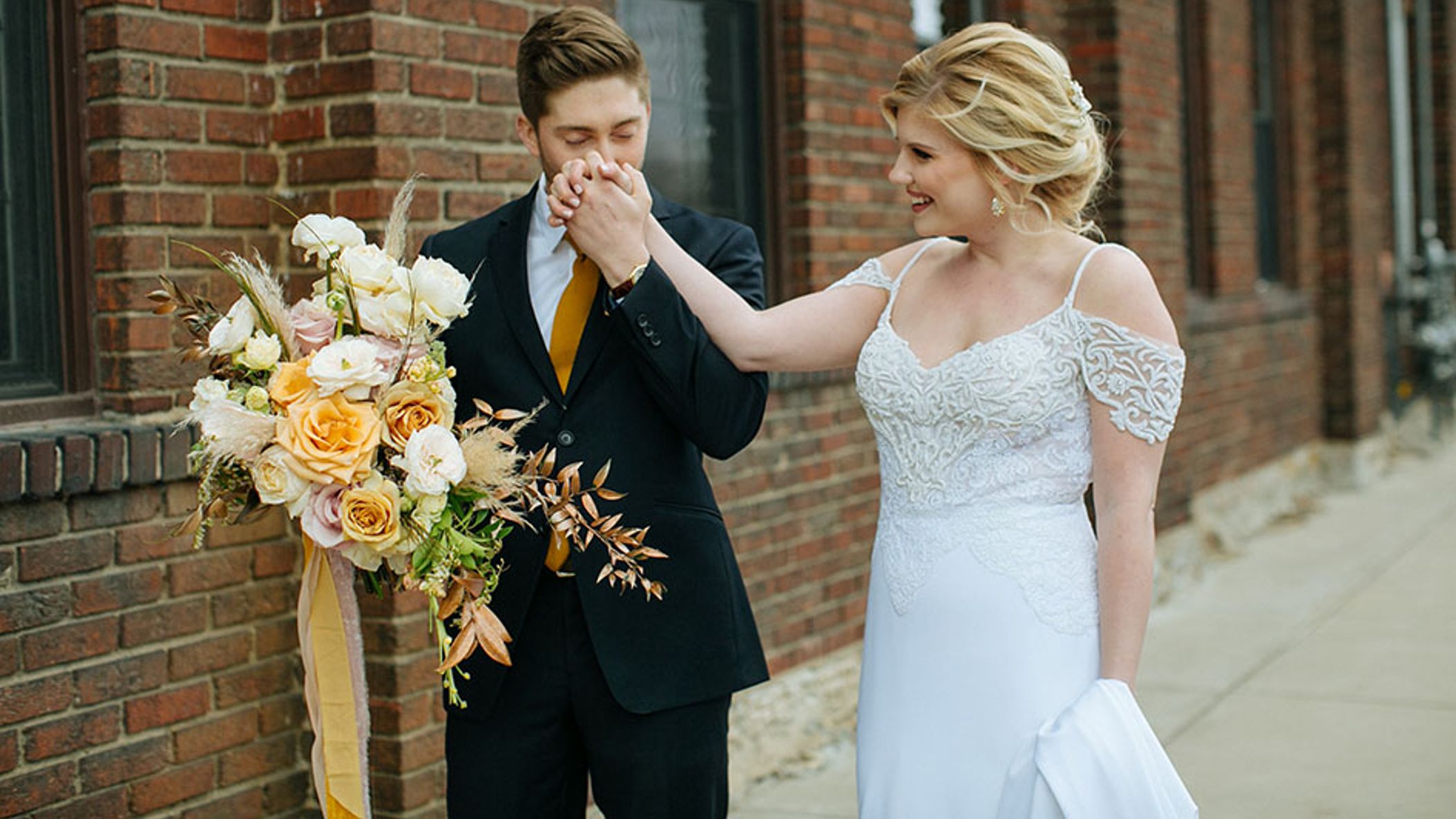 Minnesota_Bride/honeygold-258.jpg