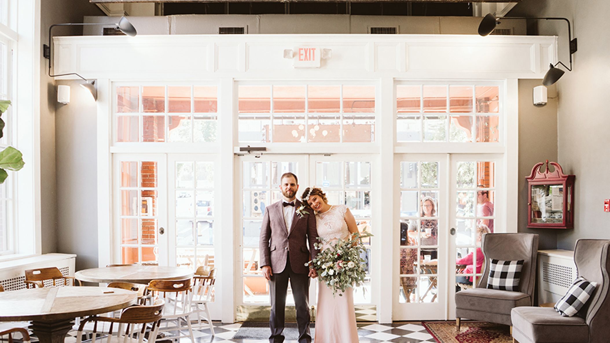 Oregon_Bride/SS20/gorgeoussetting2.jpg