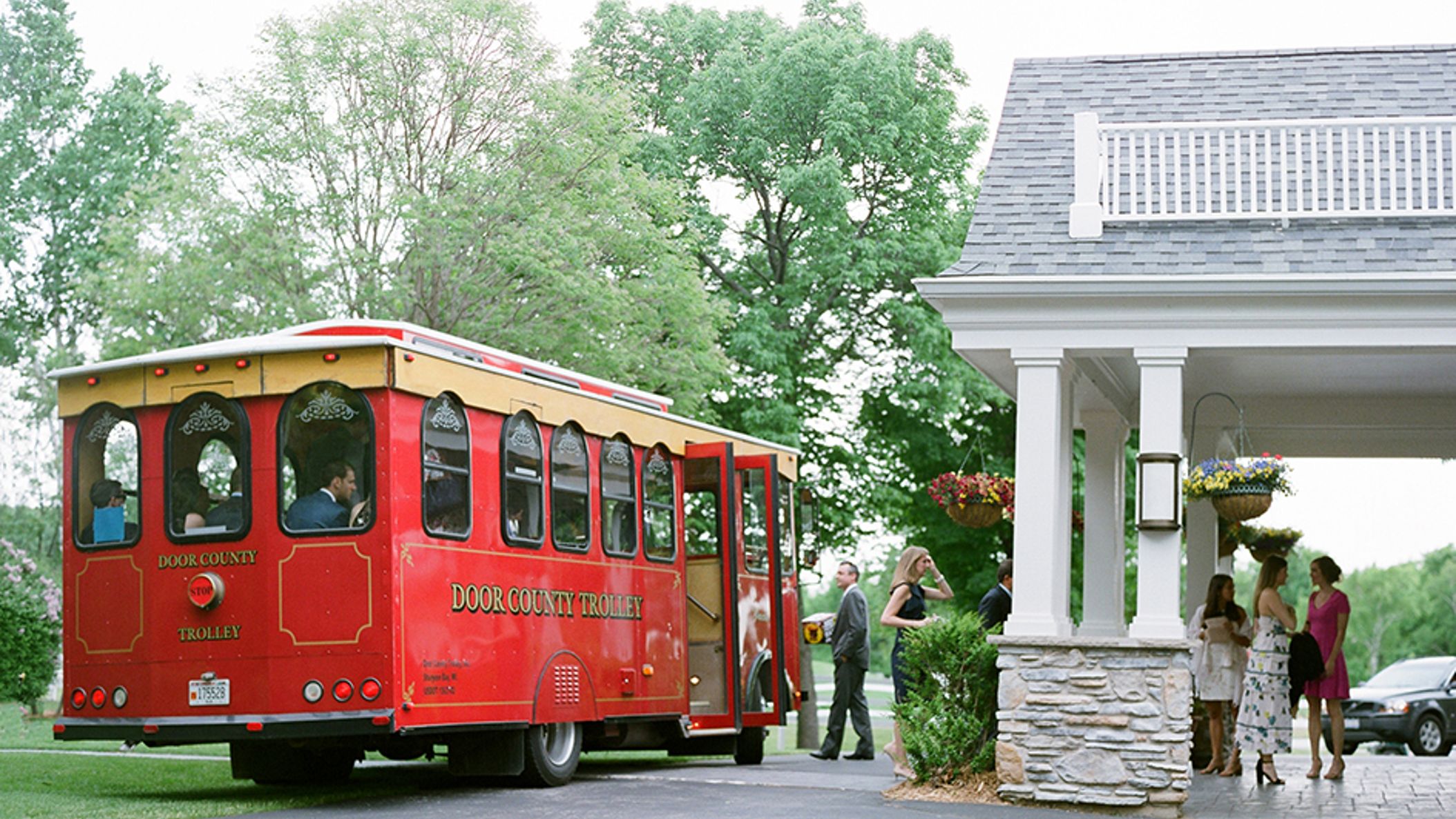 Wisconsin_Bride/LoveIsAnOpenDoor3.jpg