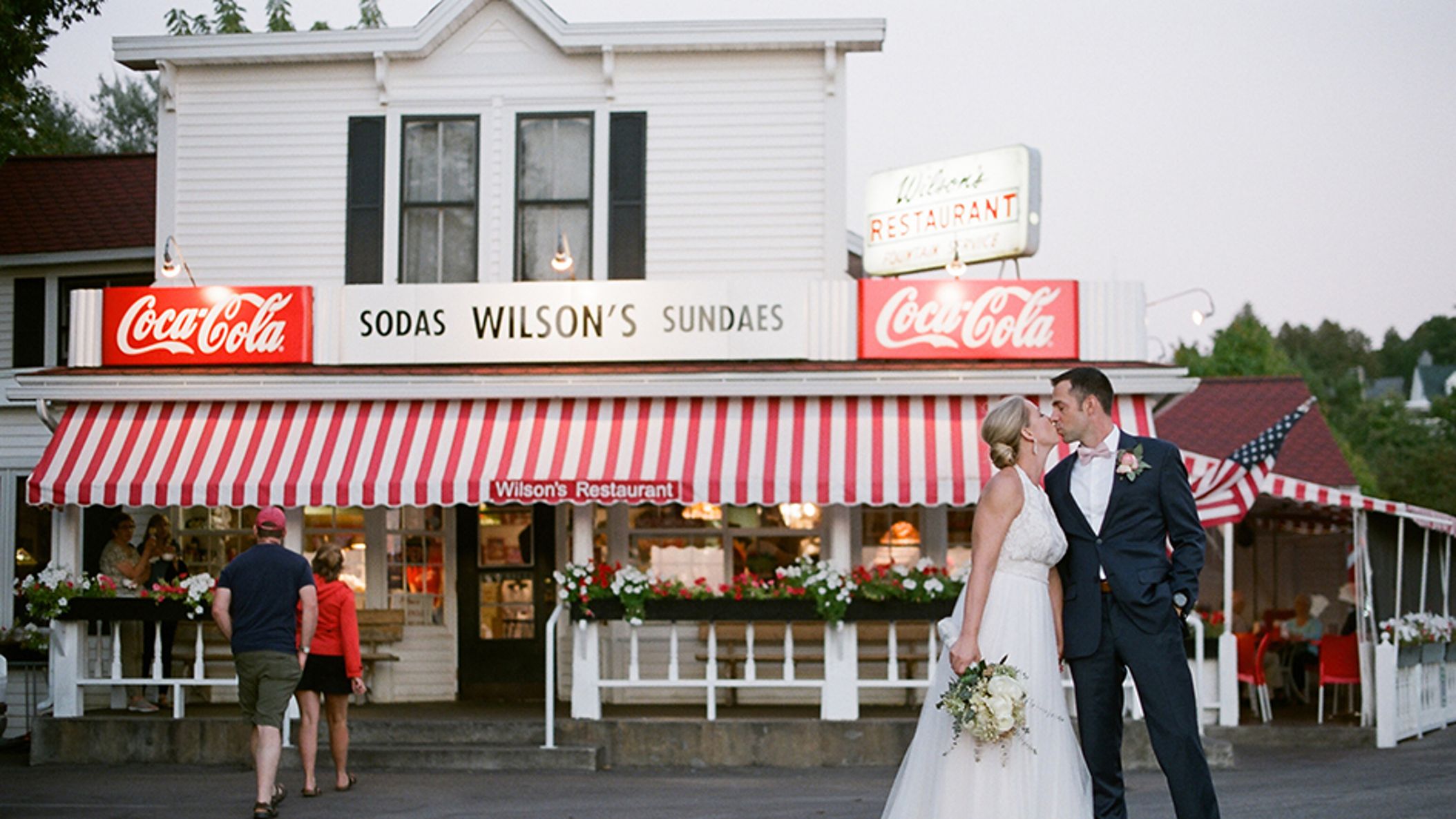 Wisconsin_Bride/LoveIsAnOpenDoor9.jpg