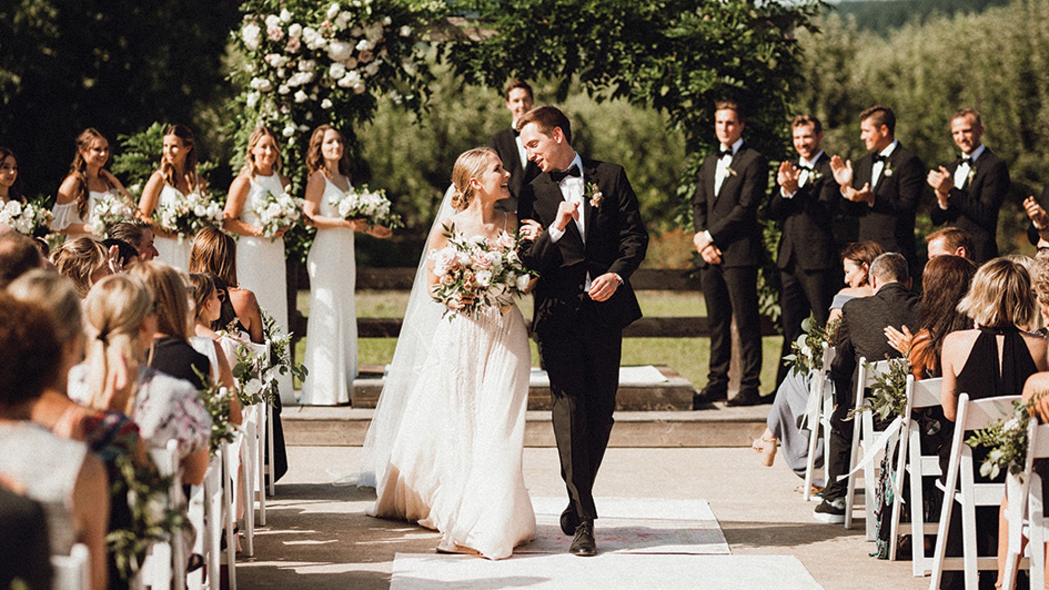 Seattle_Bride/SS2020/Real_Weddings/Michaela_Daniel/MichaelaDaniel1.jpg