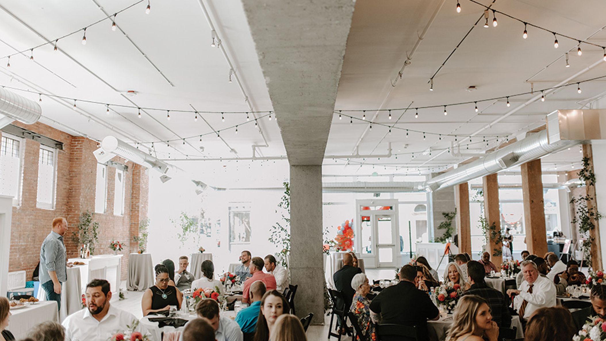 Seattle_Bride/SS2020/Real_Weddings/Shannon_Zach/ShannonZach7.jpg
