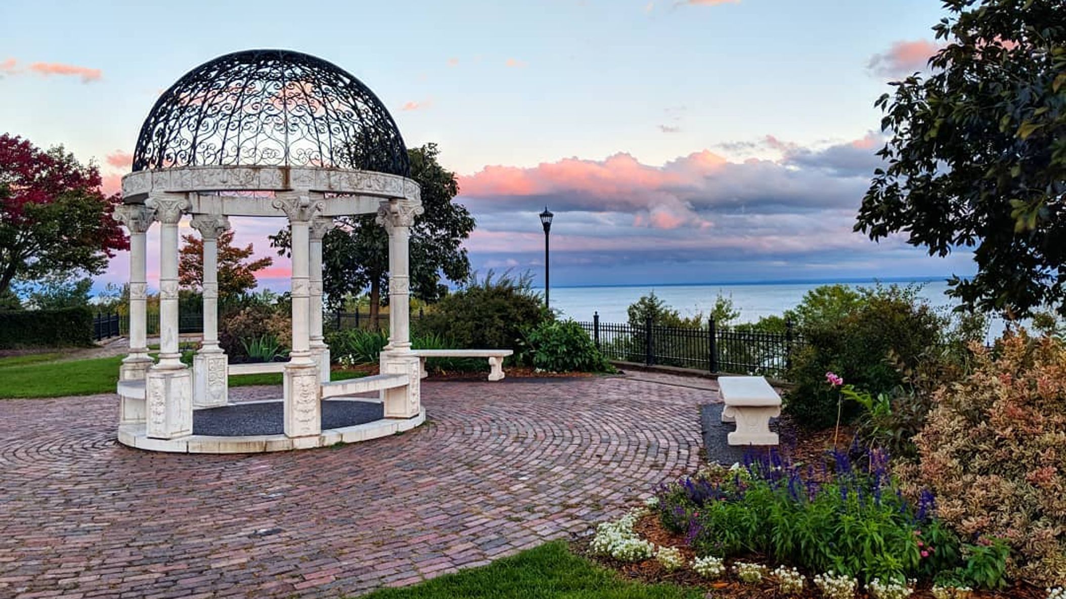 Minnesota_Bride/Venues/rose-garden-cheshirekatt13.jpg