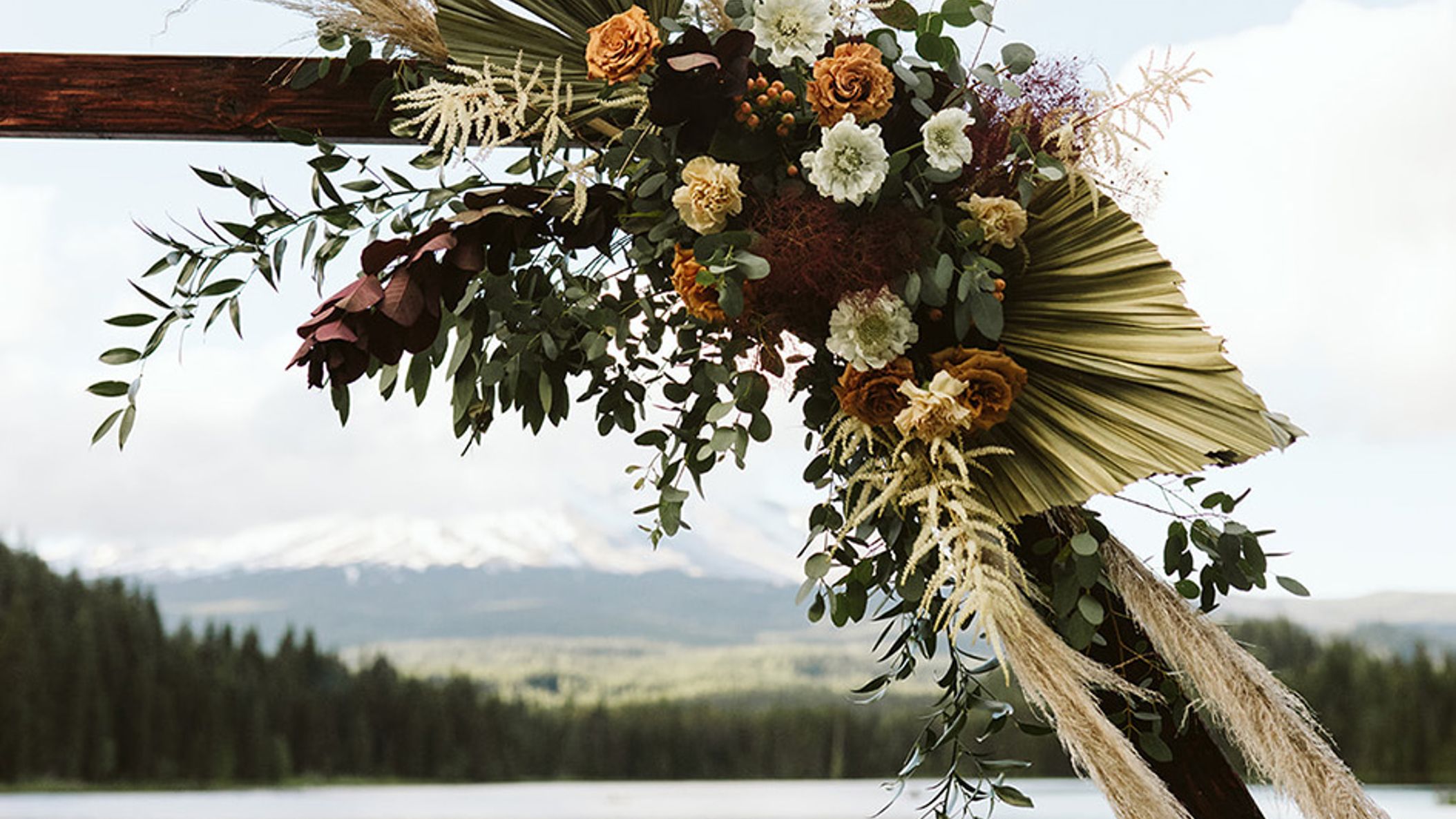 Oregon_Bride/WebStories/TrilliumLakeElopement/TrilliumLake7.jpg