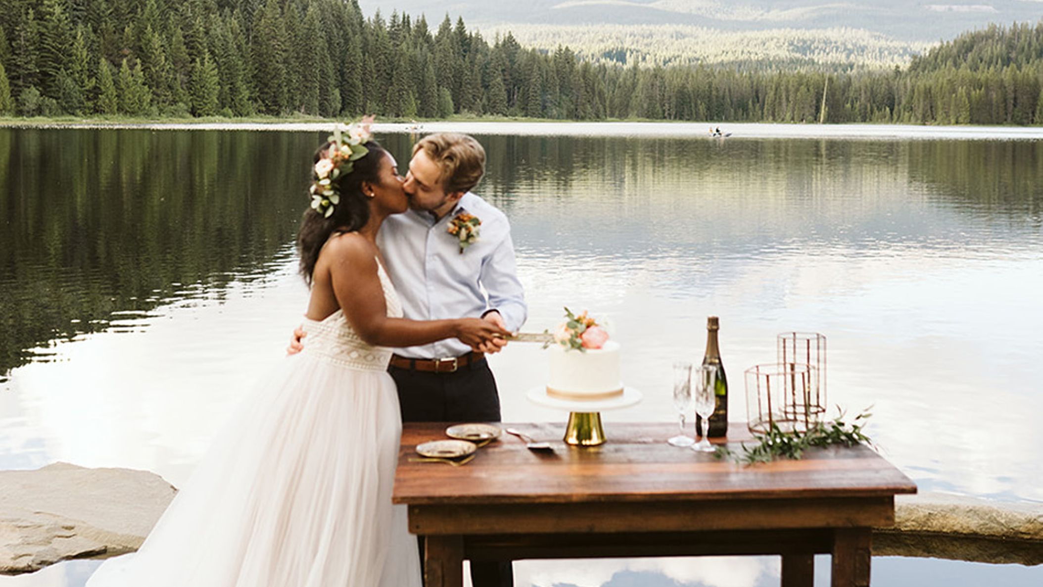 Oregon_Bride/WebStories/TrilliumLakeElopement/TrilliumLake12.jpg