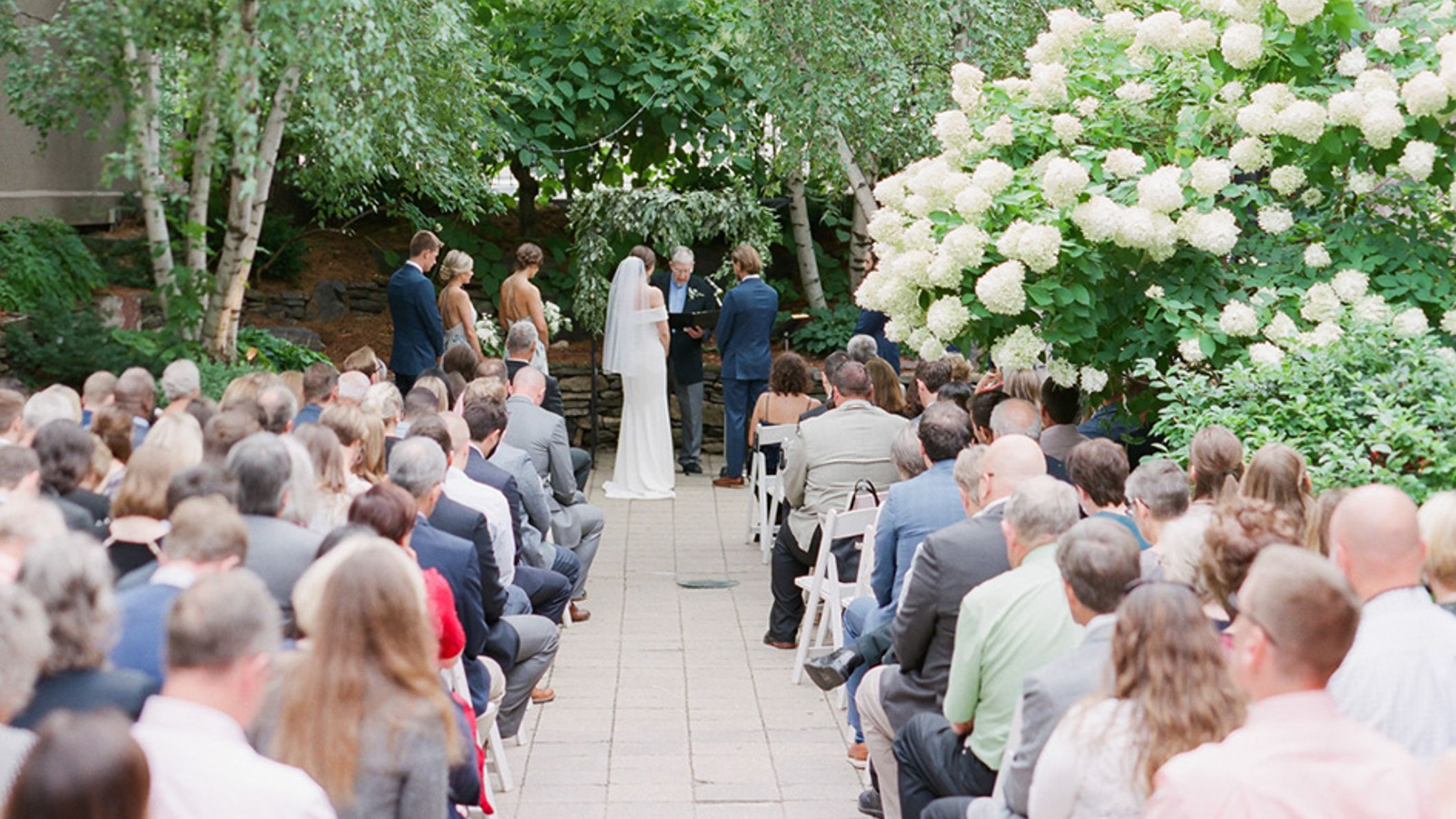 Minnesota_Bride/RW_LauraPatrick/Laura_Patrick5.jpg