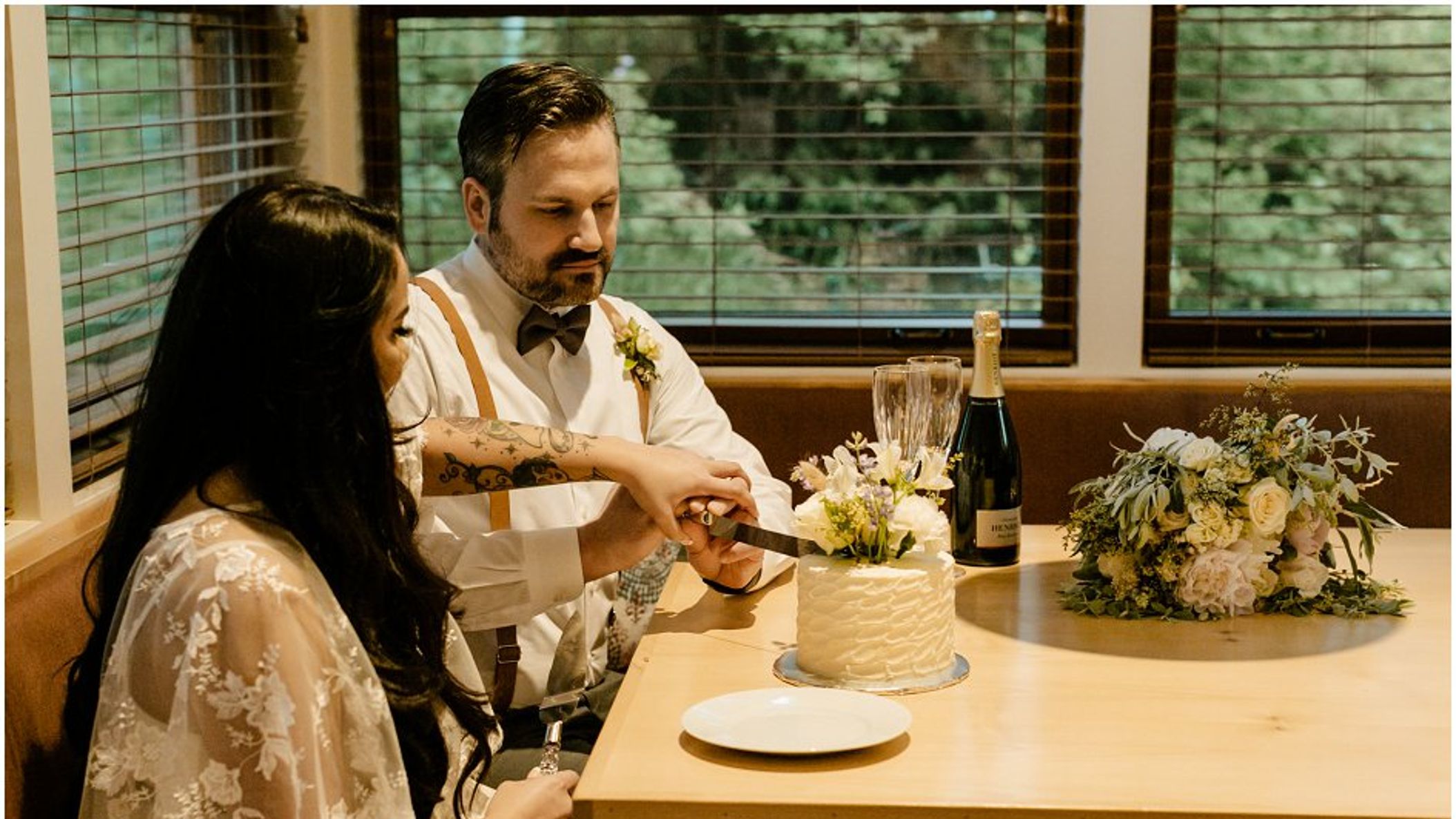 Seattle_Bride/online/realweddings/sara_thomas/2020-11-17_0002.jpg