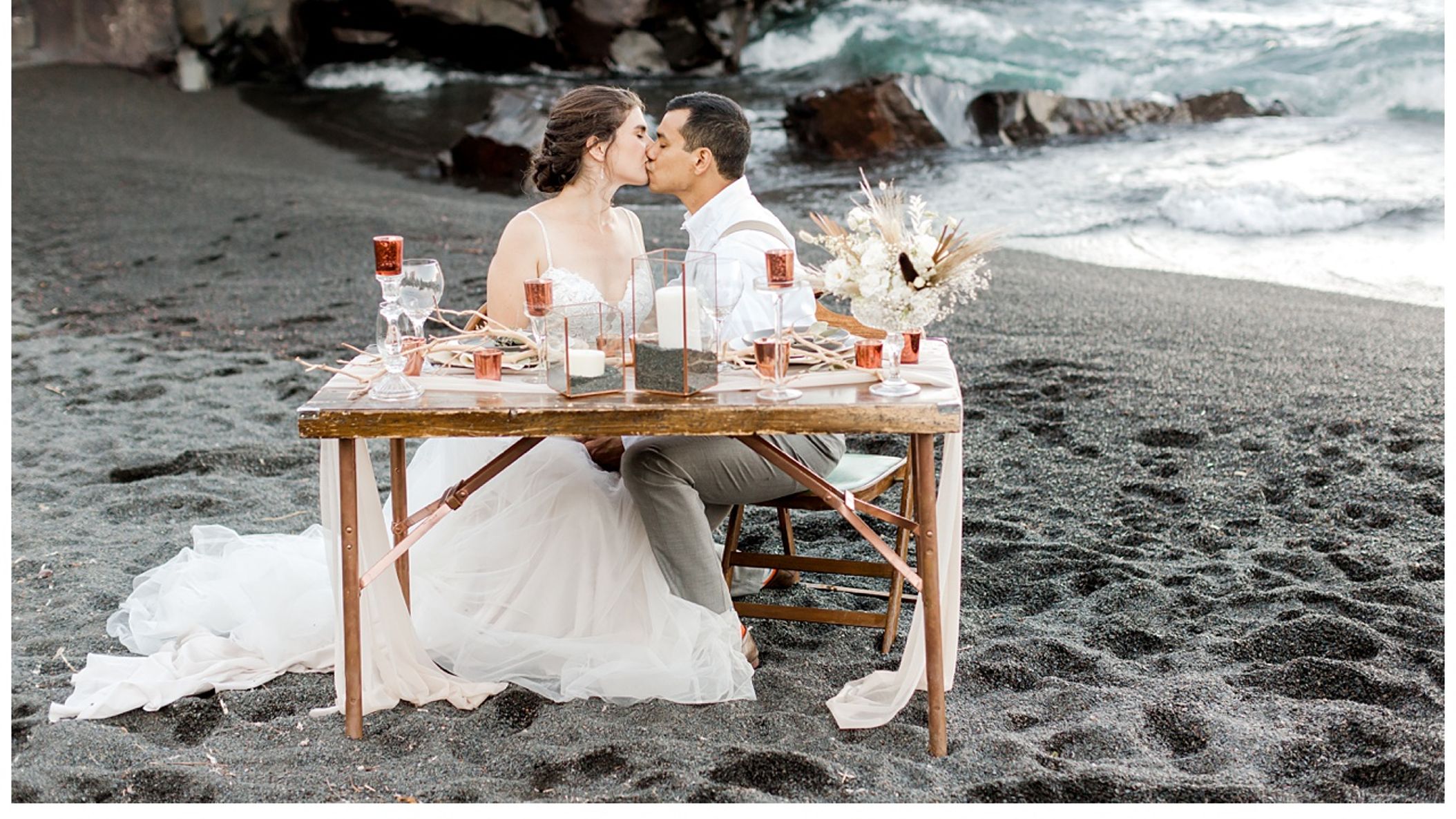Minnesota_Bride/BlackFriday/black-sand-beach-hawaii-alexandra-robyn-destination-elopement-photo-inspiration_0022.jpg