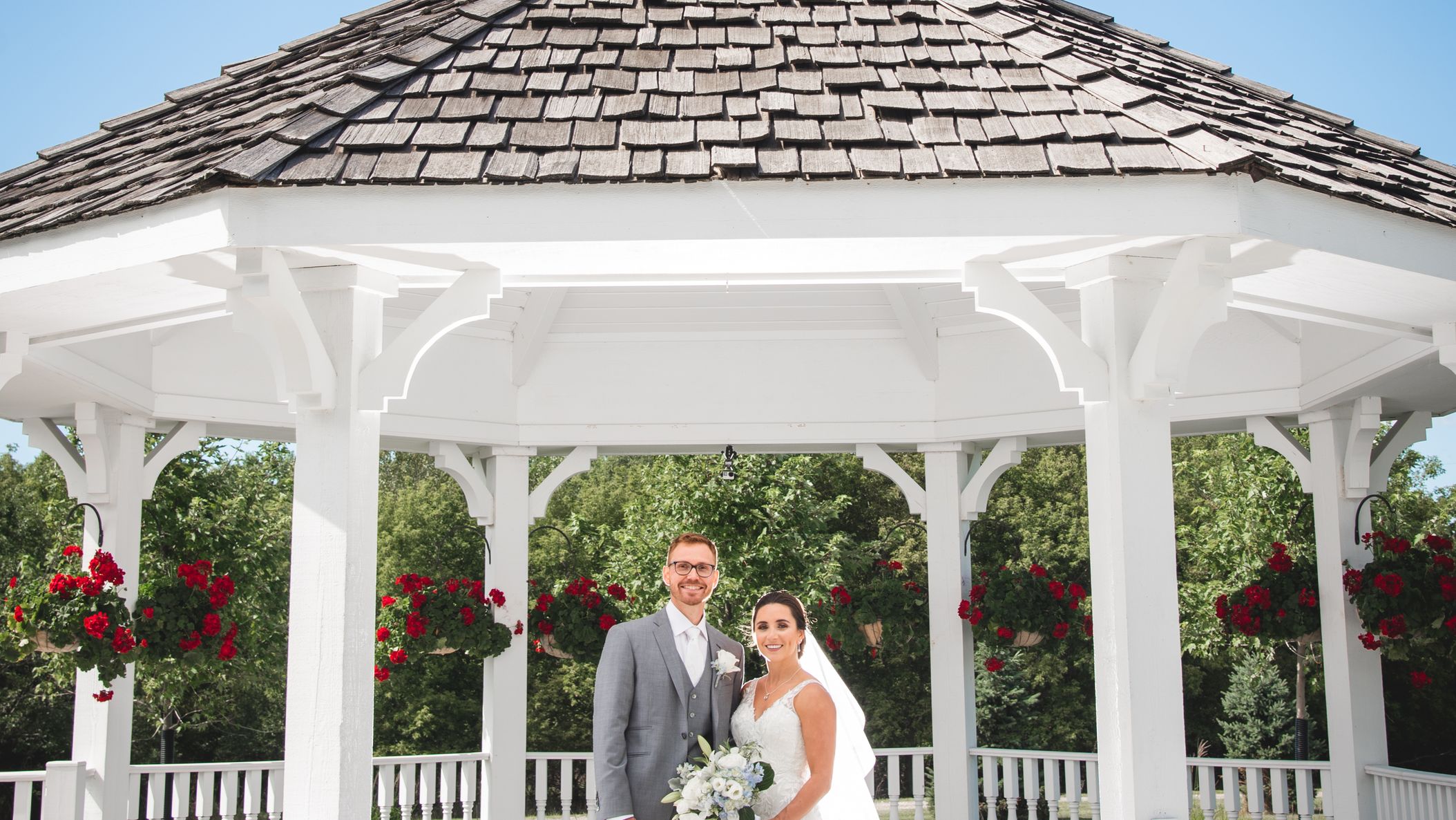 Wisconsin_Bride/BlackFriday/Gazebo3.jpg