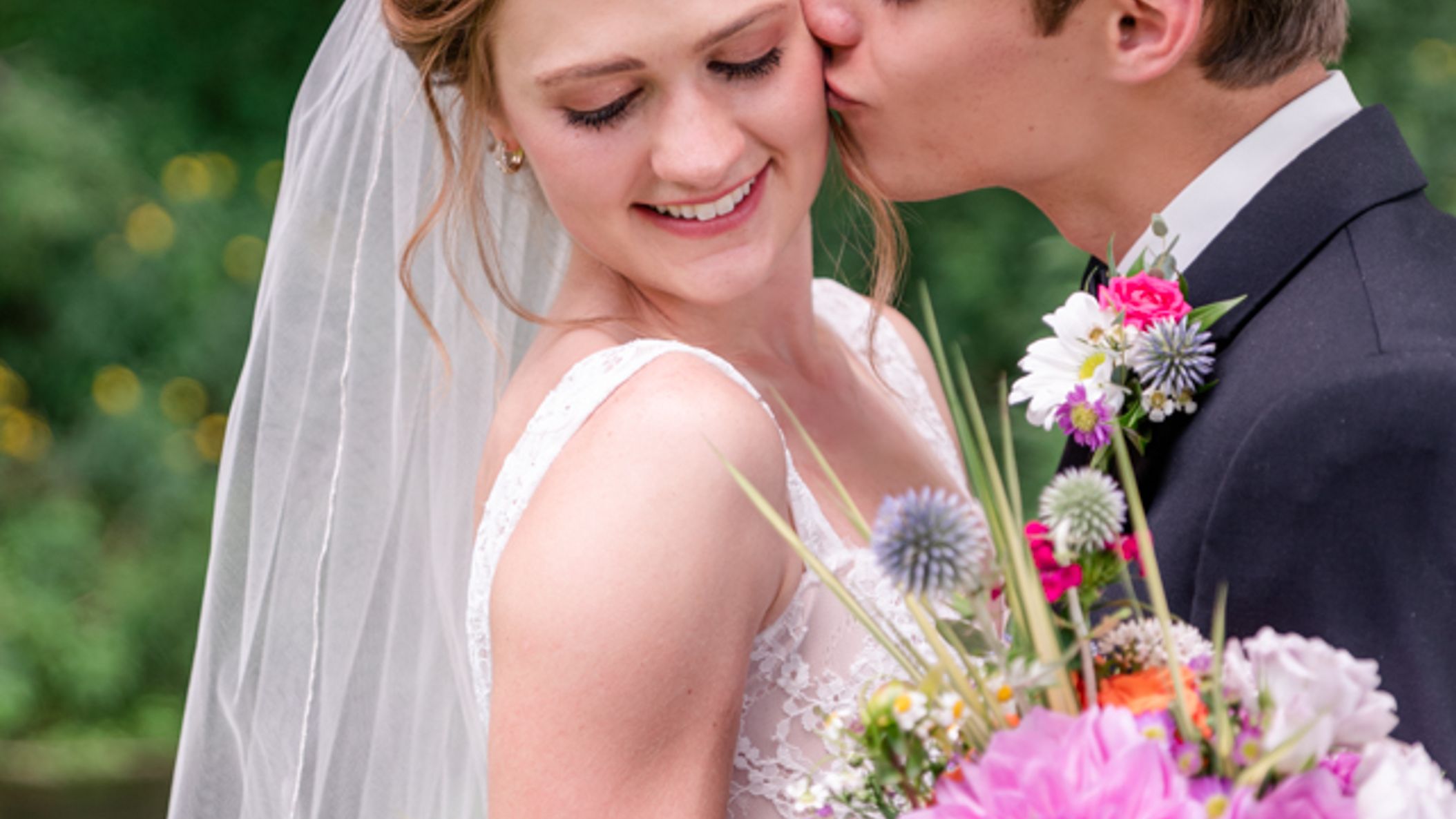 Minnesota_Bride/RW_SacredClay/8-bride-groom-4.jpg
