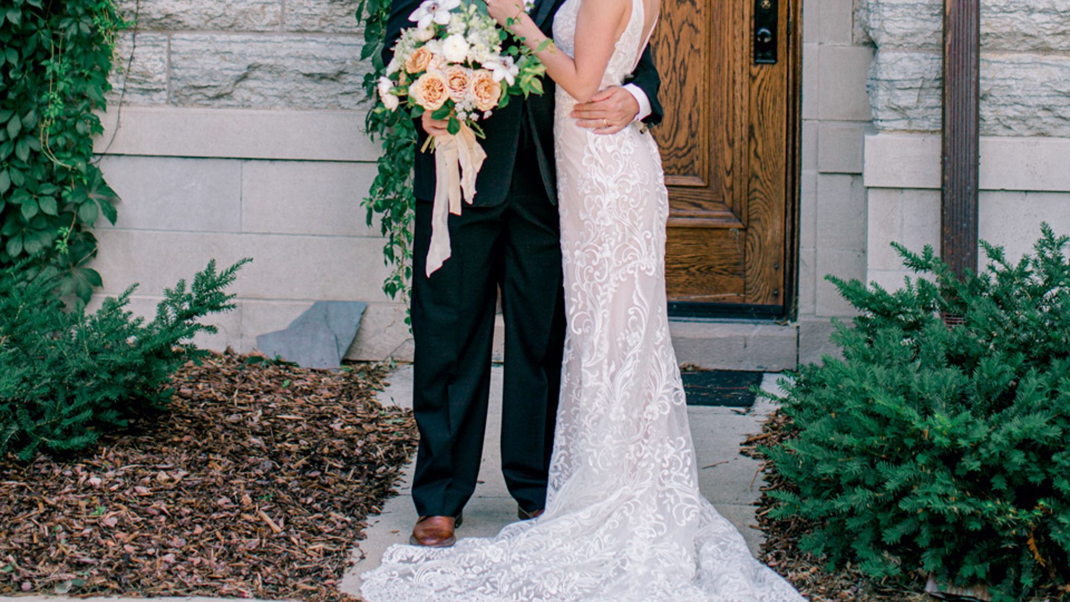 Minnesota_Bride/2021/SPCC_Styled_Shoot/submission-20200624-european-styled-shoot-14.jpg