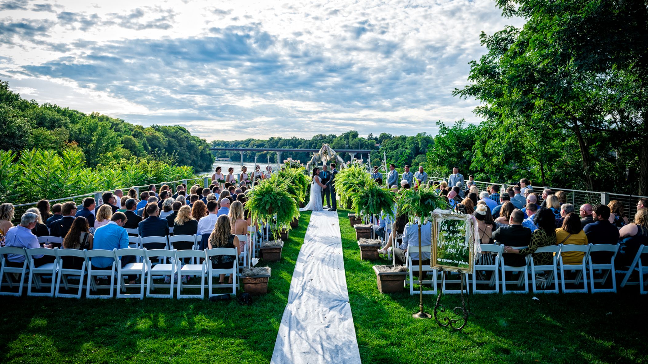 Wisconsin_Bride/2021/Venues/lanari-photography-jannusch-wedding-0029.jpg