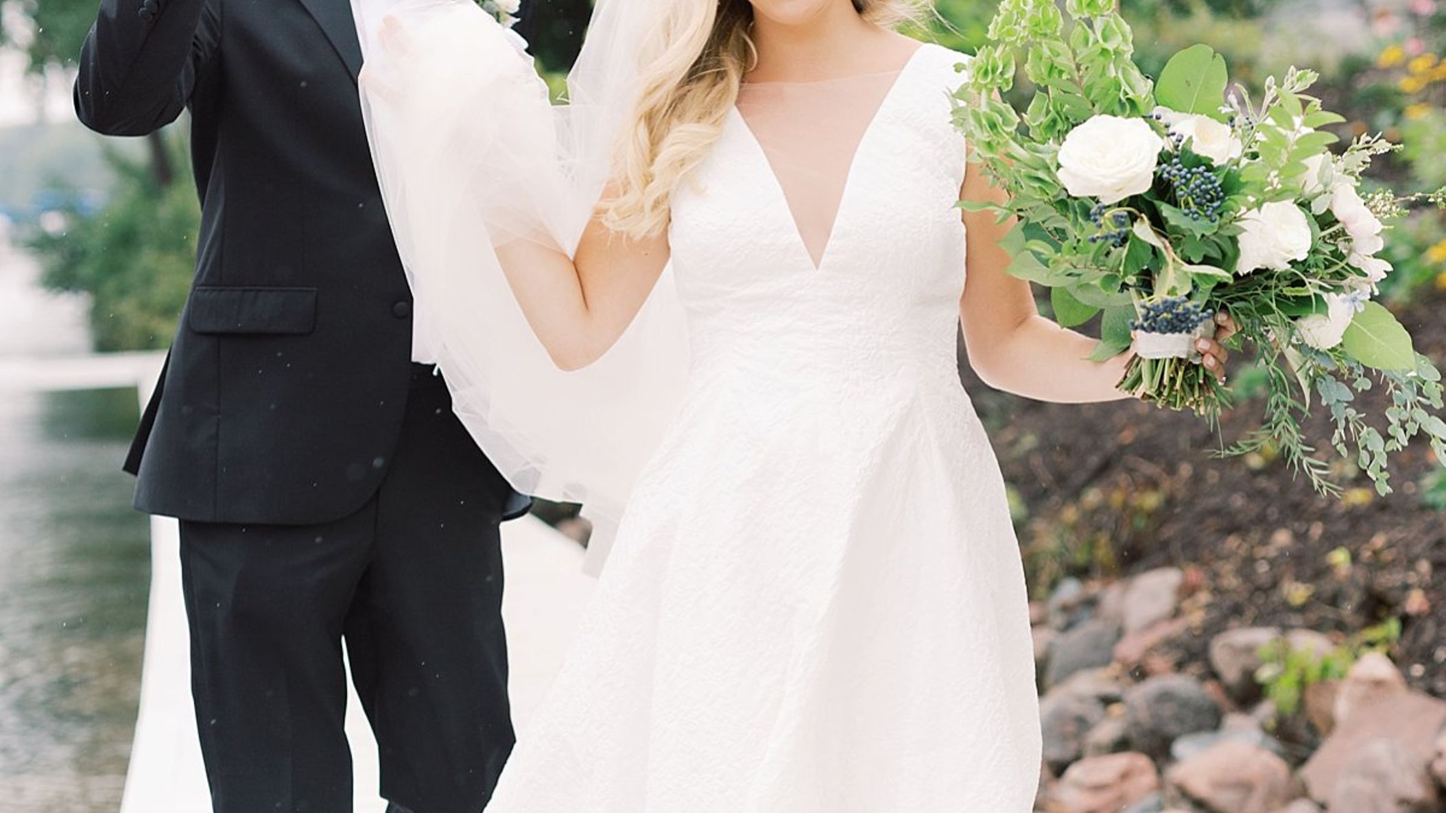 Wisconsin_Bride/2021/Lauren_Tim/lauren-timkelly-grace-photographywisconsin-bride-feature0008.jpg