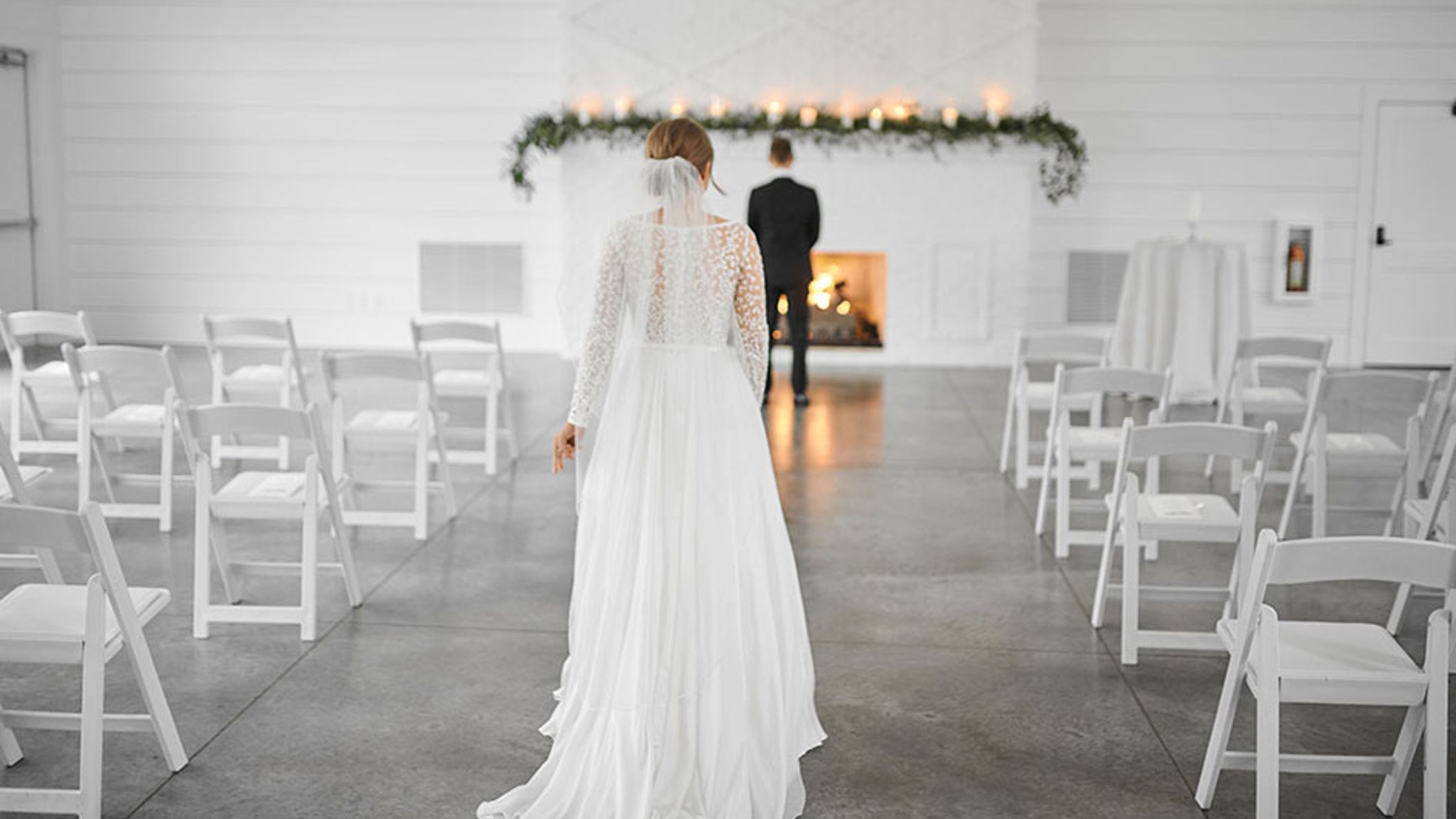 Minnesota_Bride/Press_Opp1/Bride-and-Groom-First-Look-Hutton-House-Minneapolis-MN.jpg