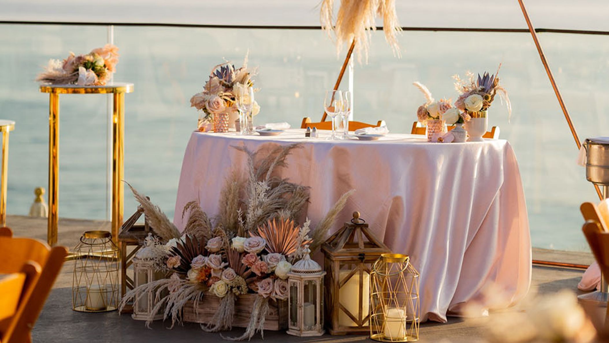 CWD/BrittanyAndyRW/2020-10-17-Brittany-&-Andy's-Wedding-Details-&-Establishing-0096.jpg