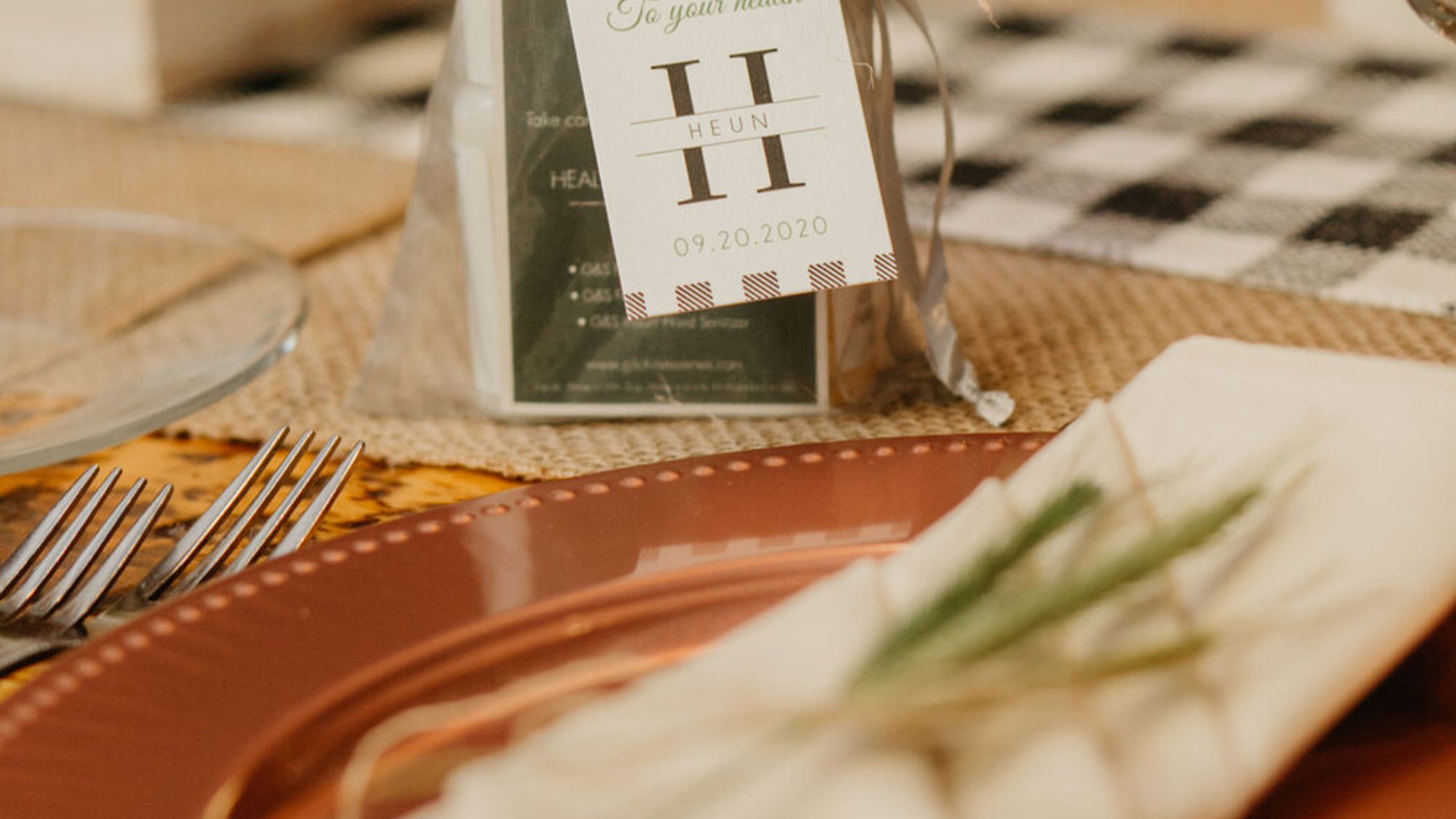 Nebraska_Bride/Tara's+Designs+Nebraska+custom+wedding+favor+tags+black+and+white+buffalo+check+red+green.jpg