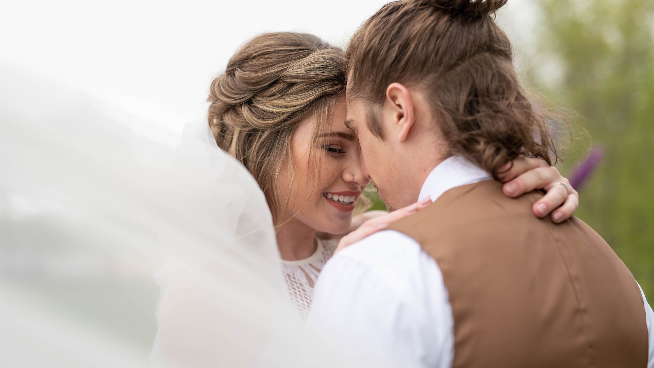 Minnesota_Bride/PurpleShoot/TheBarnsOfLostCreek-703.jpg